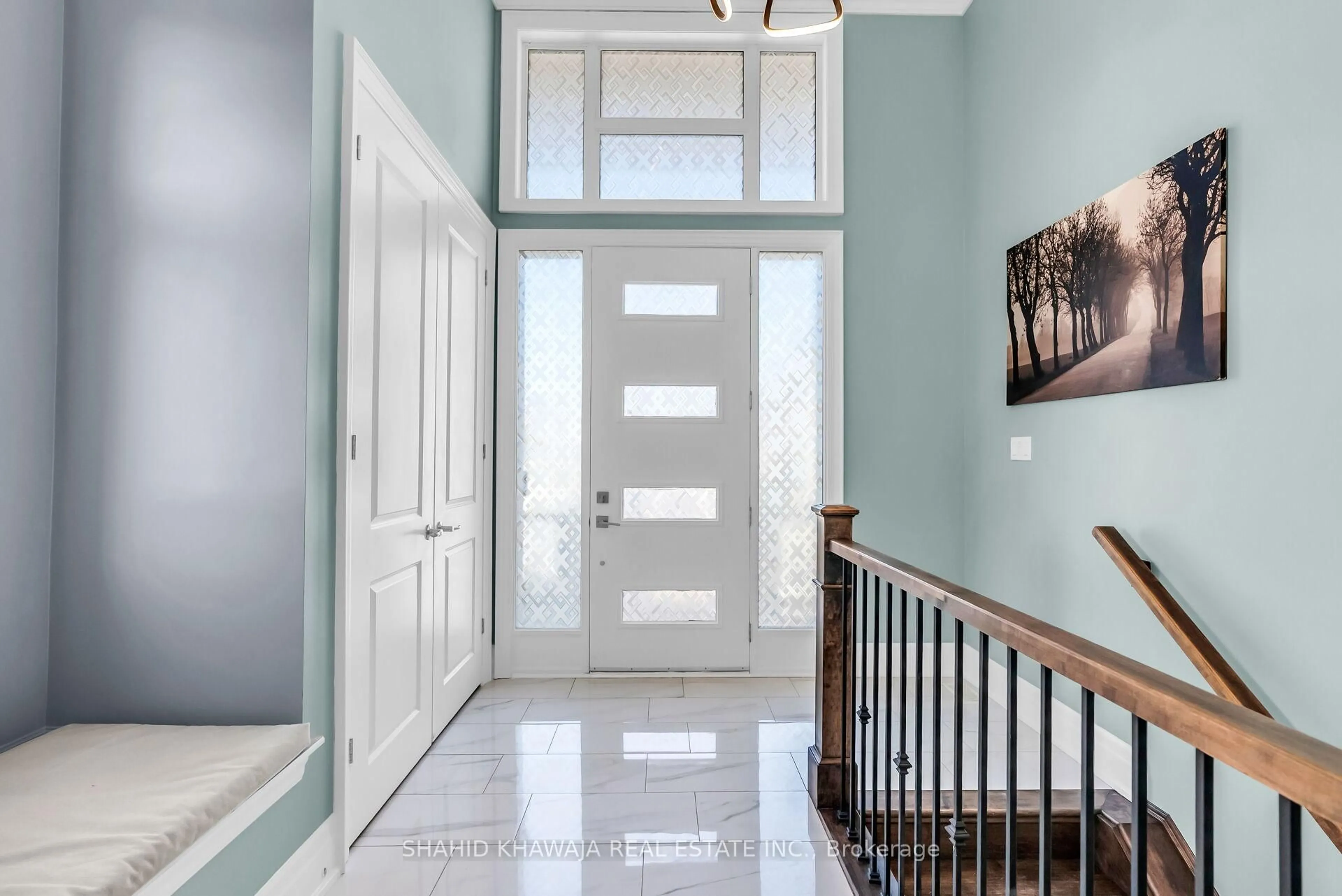 Indoor entryway for 1417 Varelas Passage, Oakville Ontario L6H 3S3