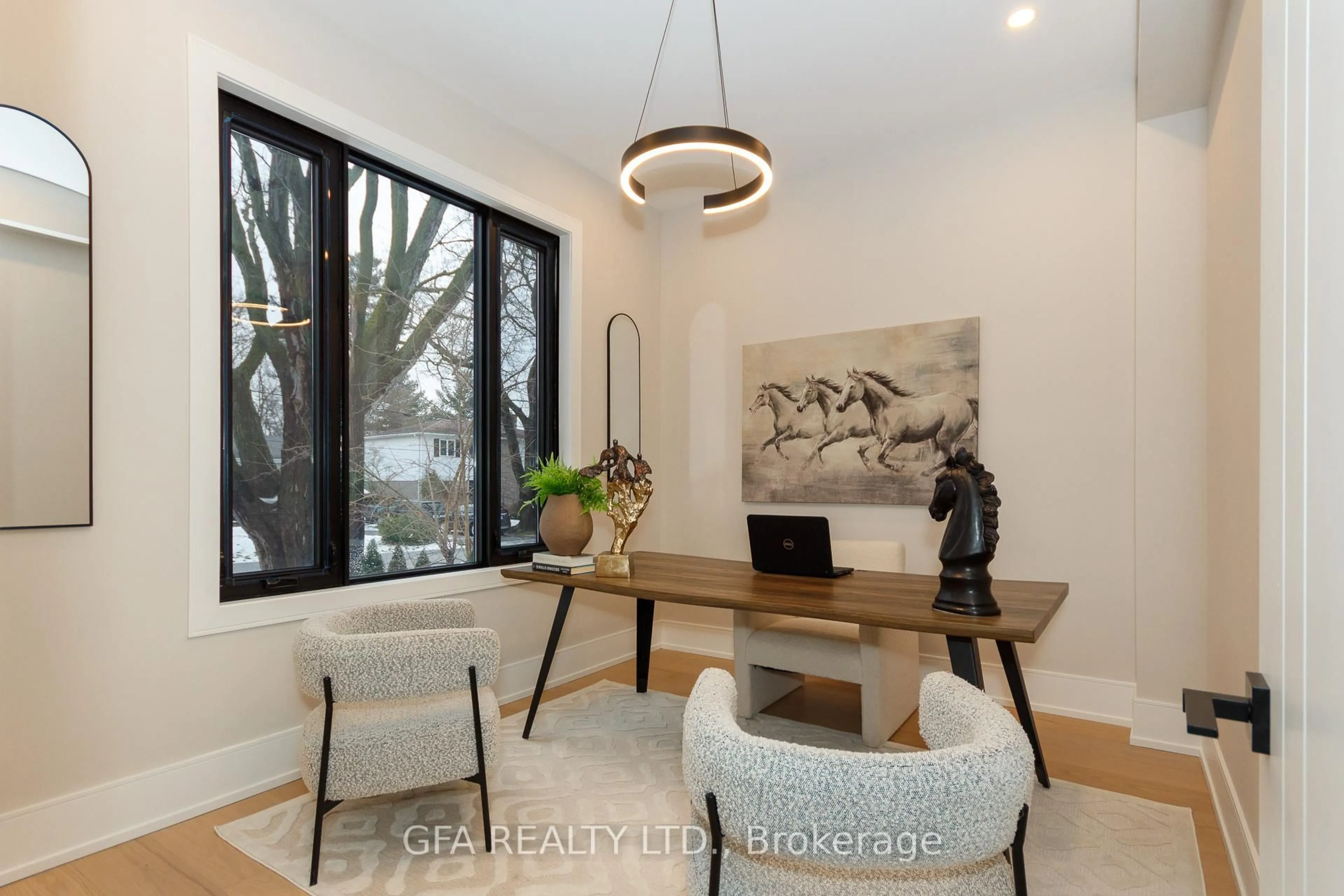 Unknown for 1526 Garnet Ave, Mississauga Ontario L5G 4C8