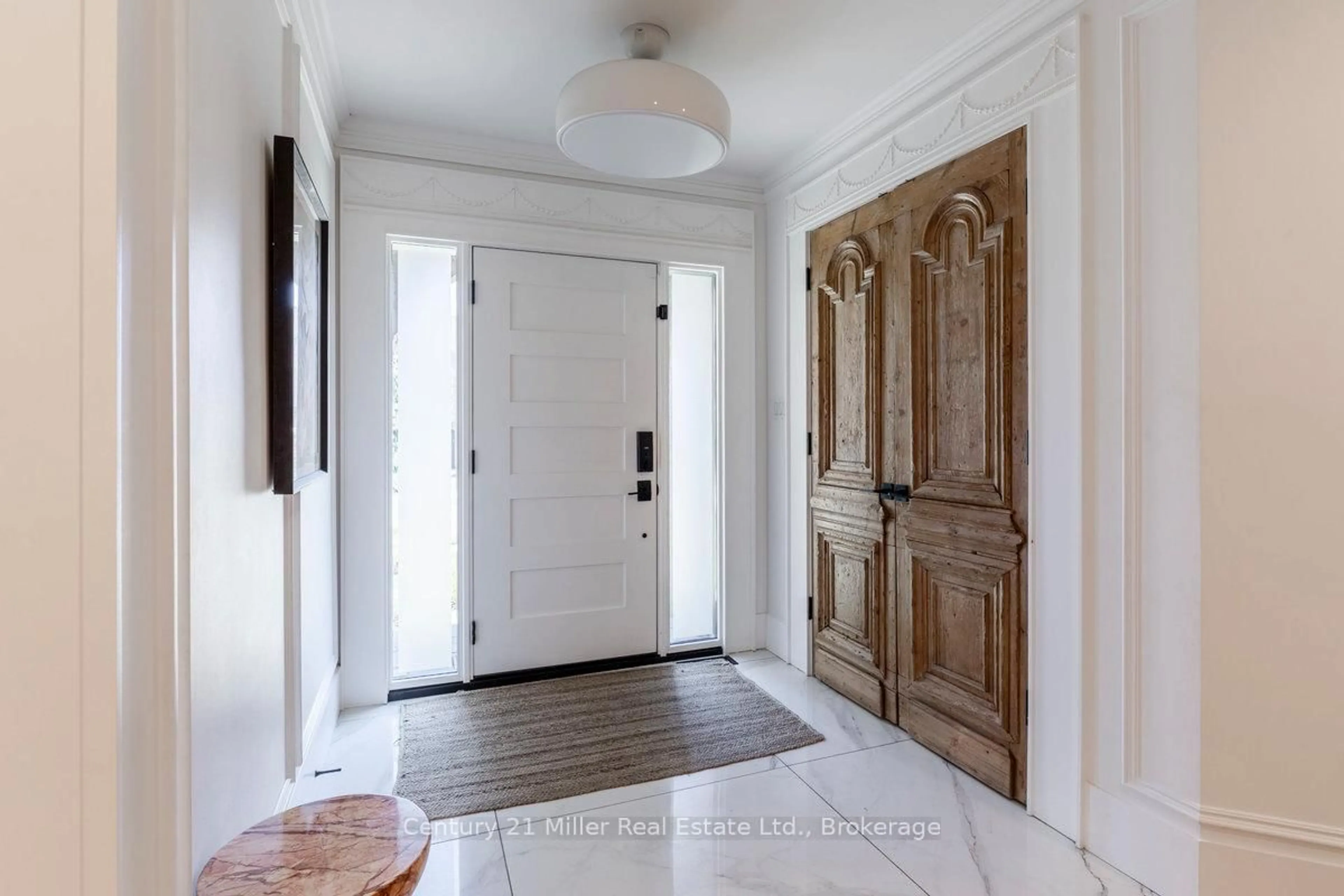 Indoor entryway for 1031 Masters Green, Oakville Ontario L6M 2N8