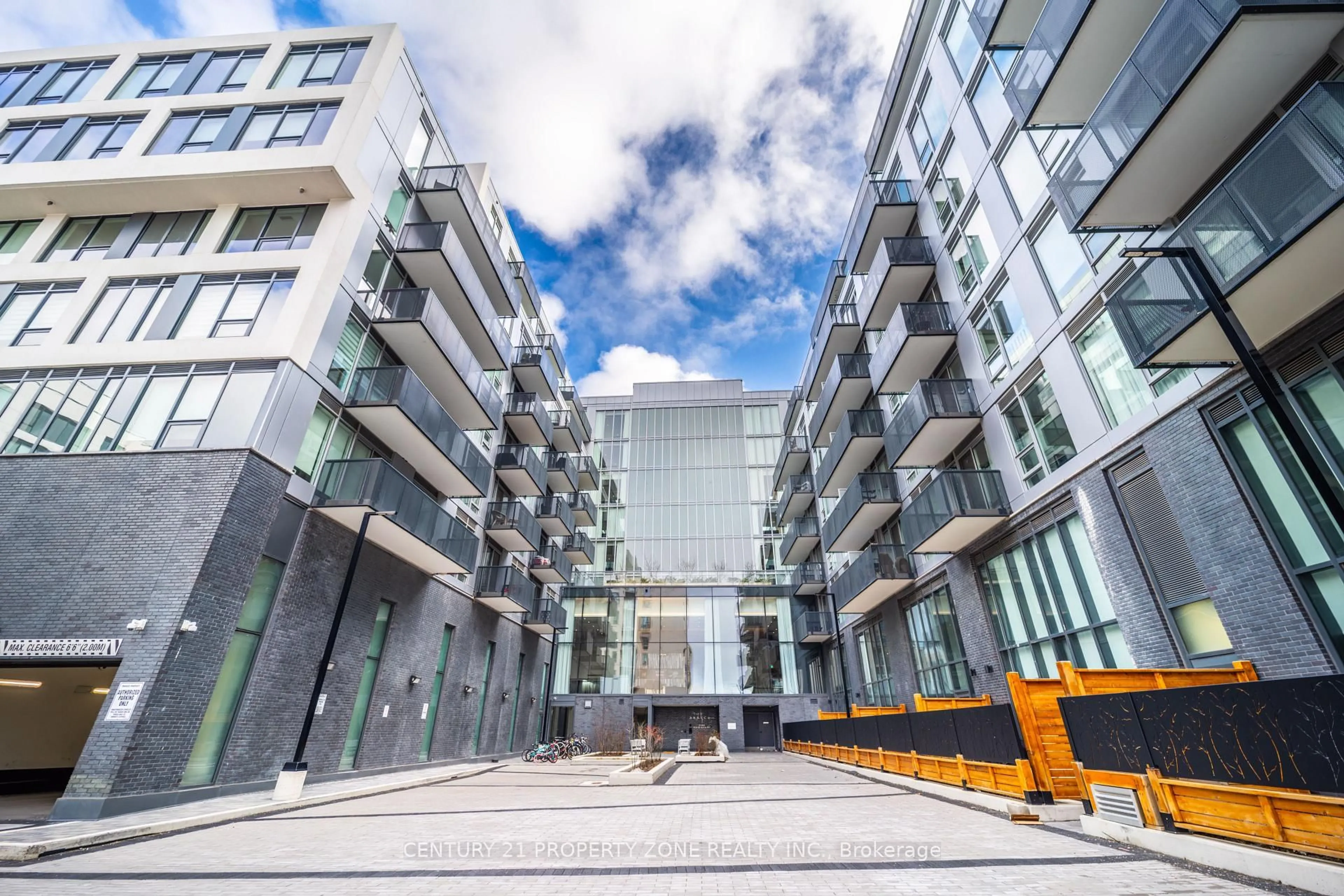 Patio, unknown for 2450 Old Bronte Rd #107, Oakville Ontario L6M 5P6