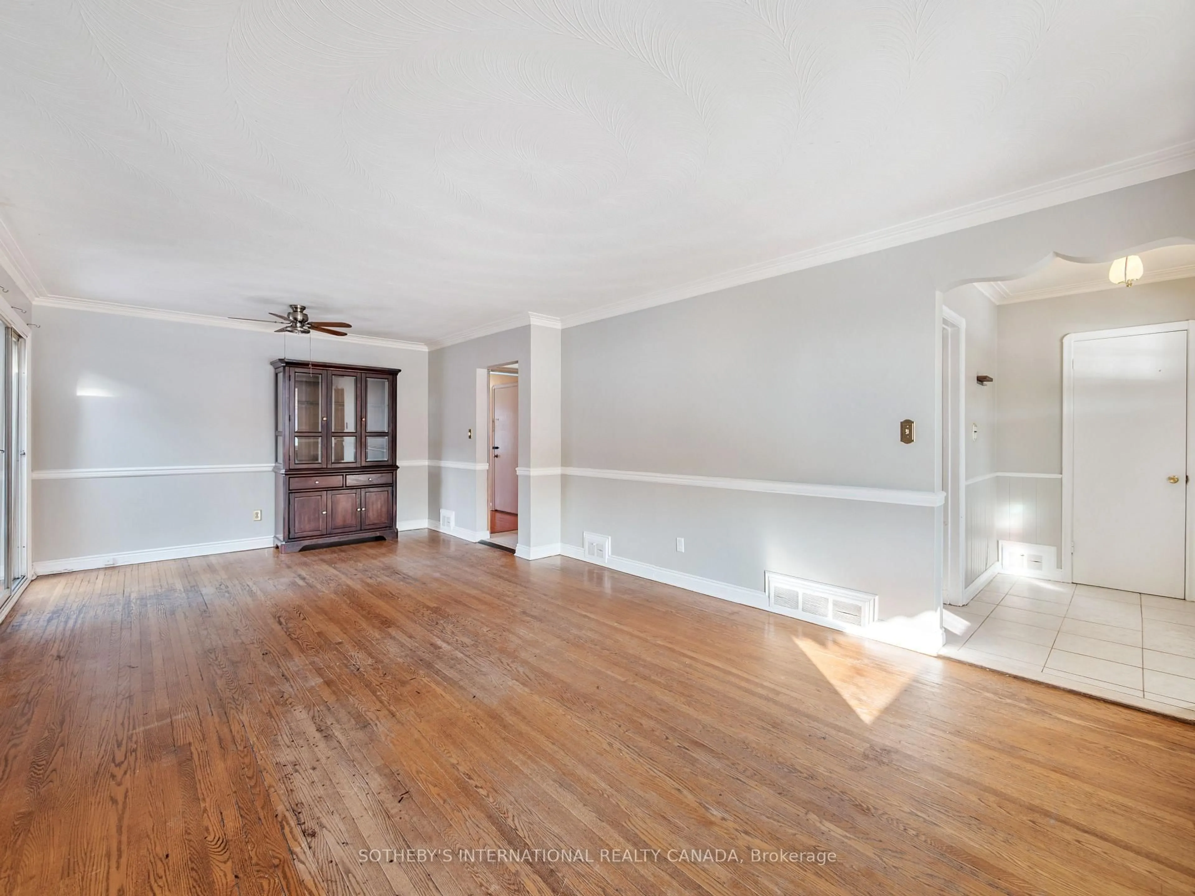 A pic of a room for 4 Riverlea Dr, Toronto Ontario M9P 2H1