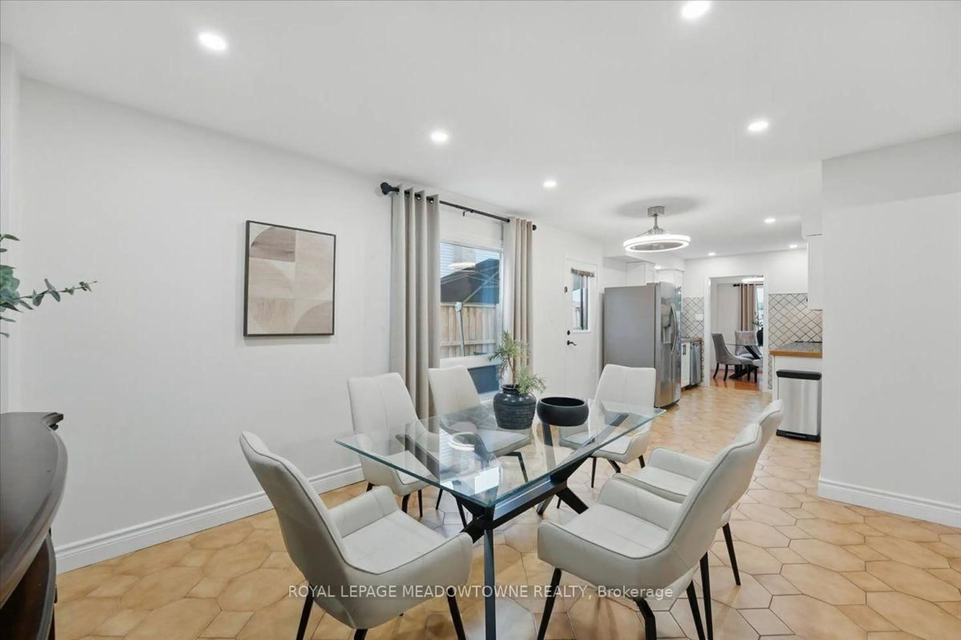 Dining room, unknown for 6486 Edenwood Dr, Mississauga Ontario L5N 3K1