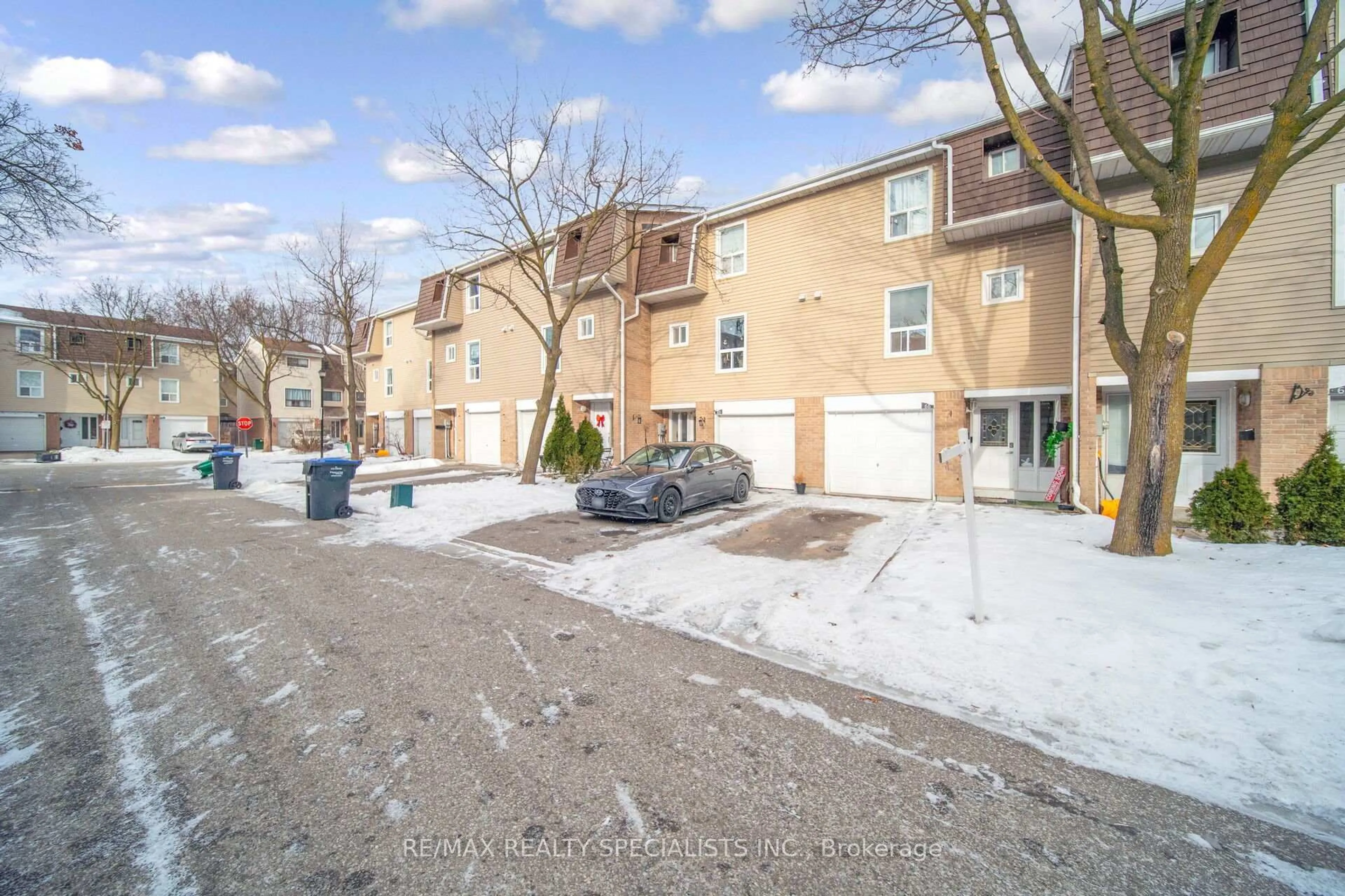 Patio, street for 66 Enmount Dr, Brampton Ontario L6T 4C9