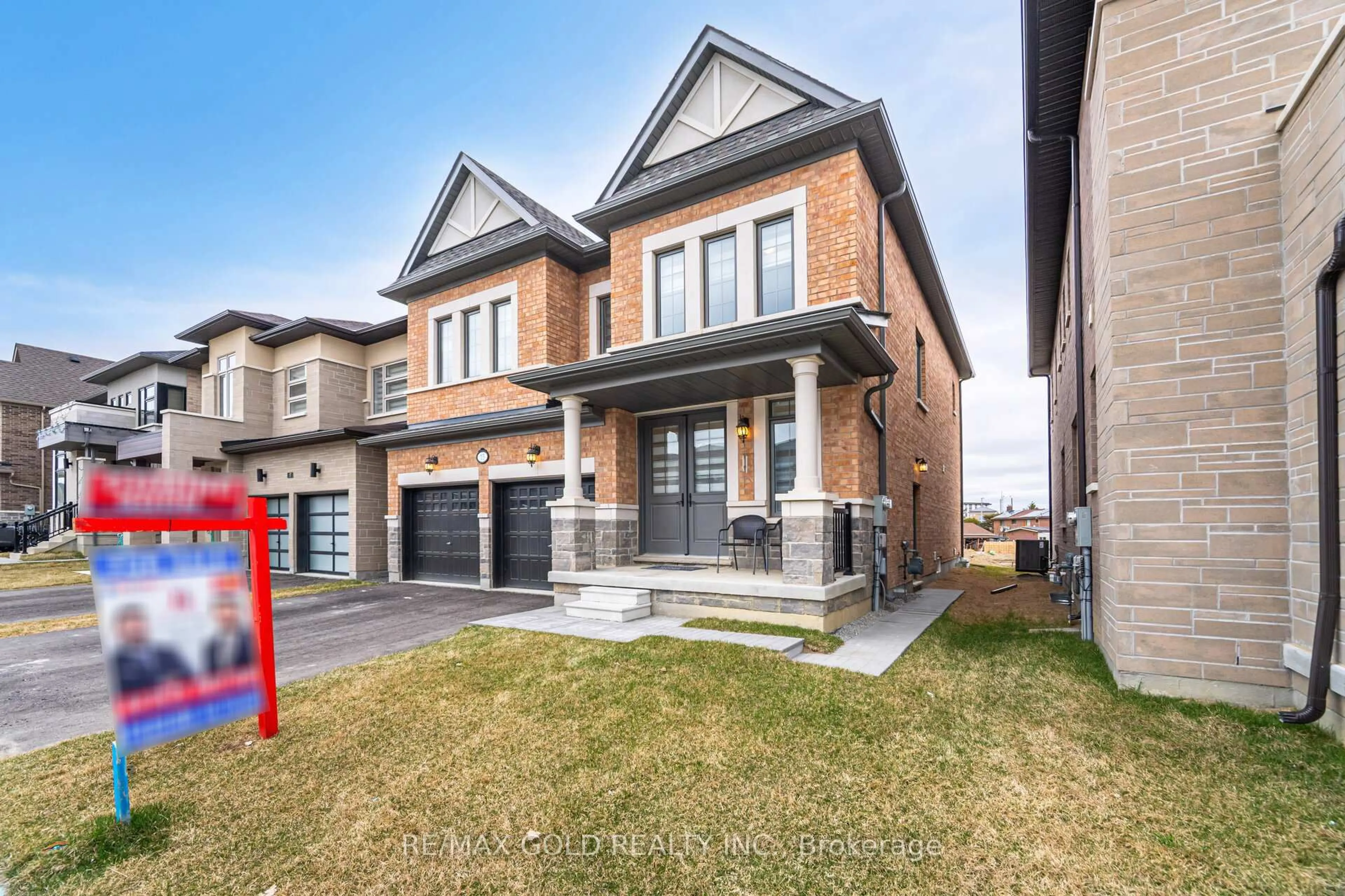 Home with brick exterior material, street for 15 Duxbury Rd, Brampton Ontario L6R 4E3