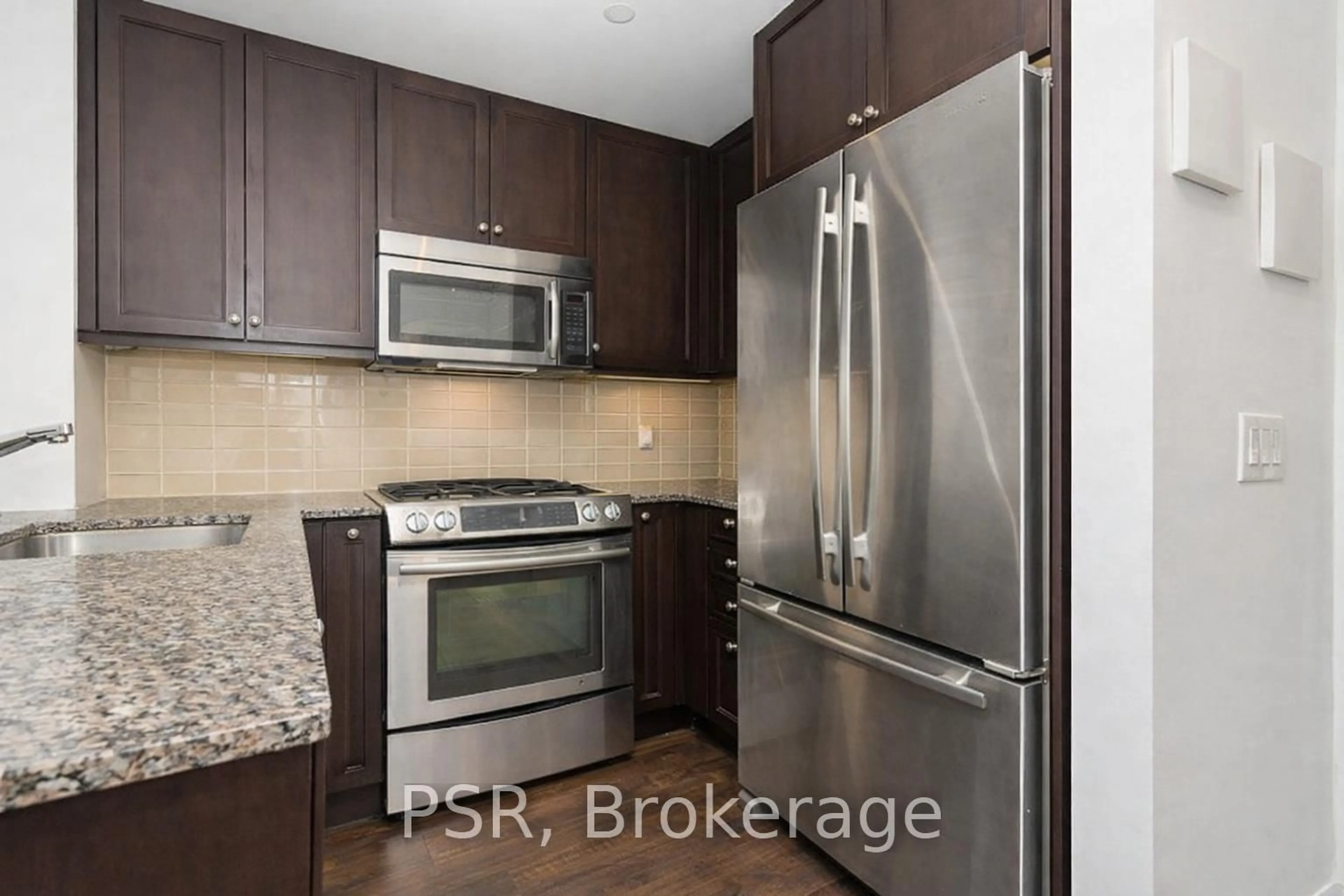 Standard kitchen, unknown for 11 Bronte Rd #422, Oakville Ontario L6L 0E1