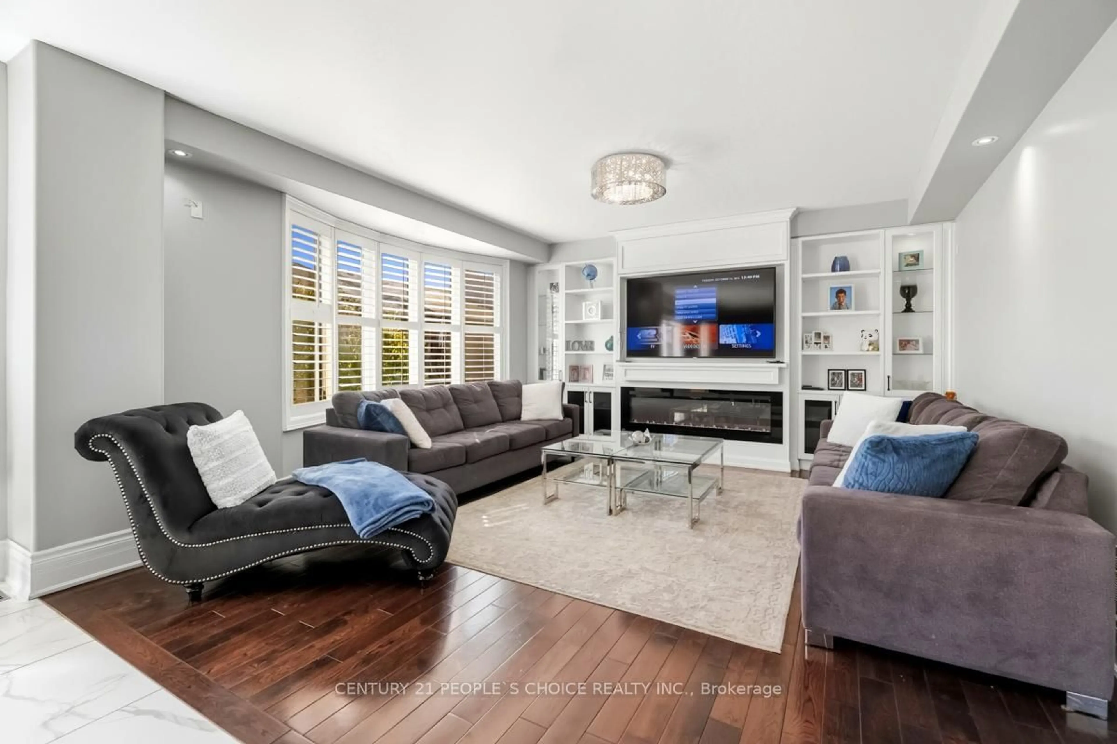 Living room with furniture, unknown for 318 Laundon Terr, Milton Ontario L9T 7N9