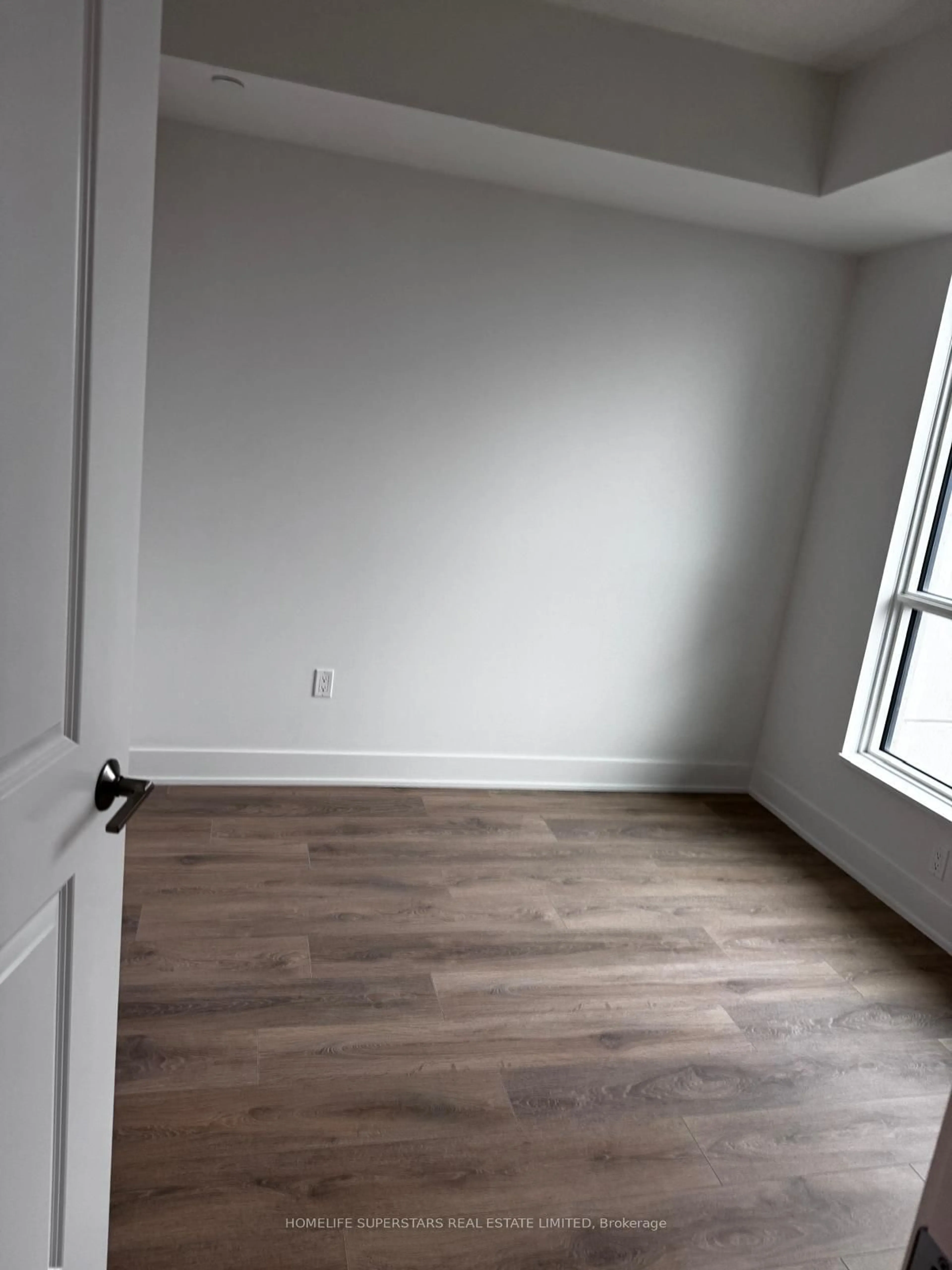 A pic of a room for 204 Burnhamthorpe Rd #1305, Mississauga Ontario L5A 4L4