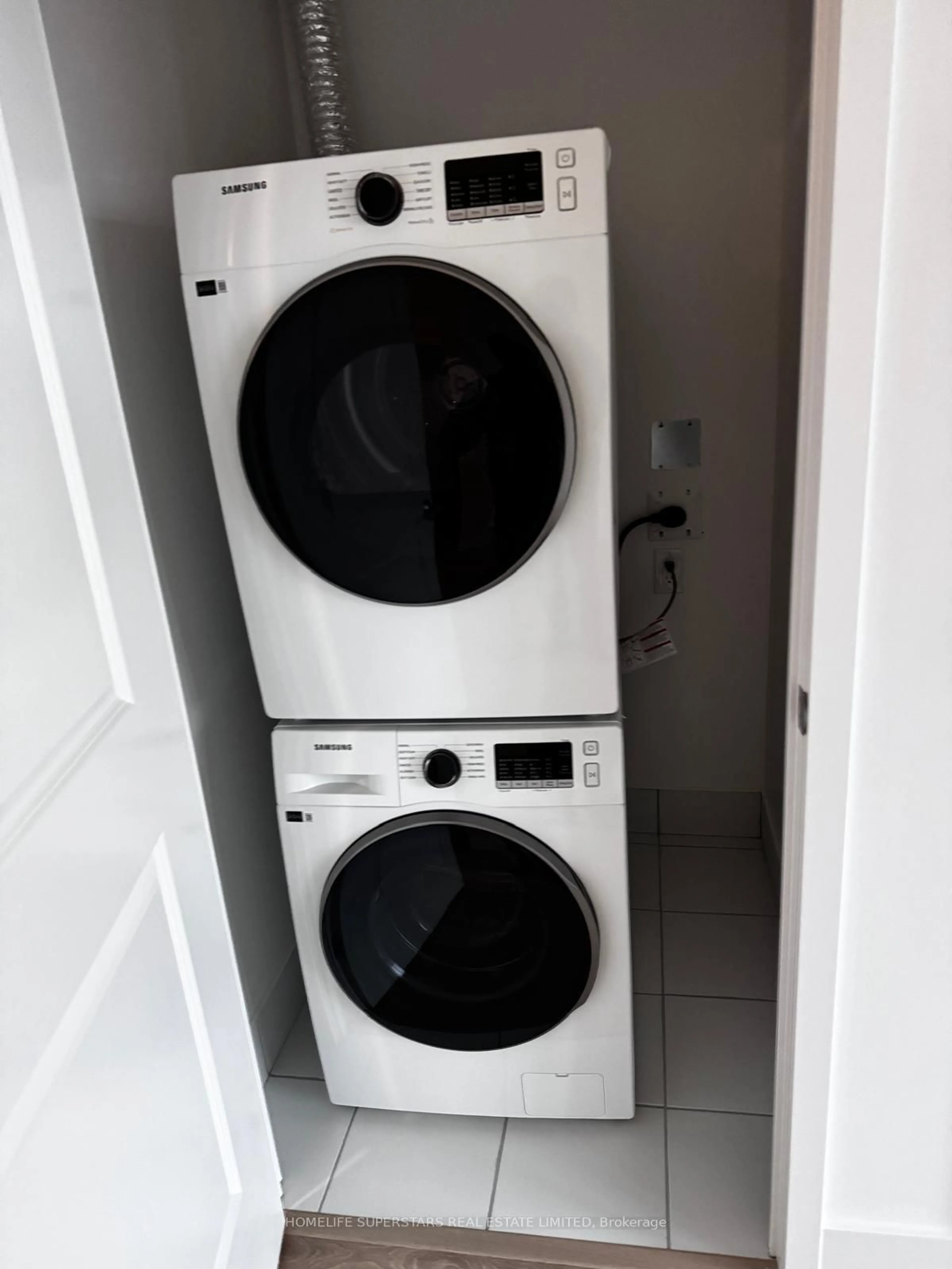 Laundry room for 204 Burnhamthorpe Rd #1305, Mississauga Ontario L5A 4L4