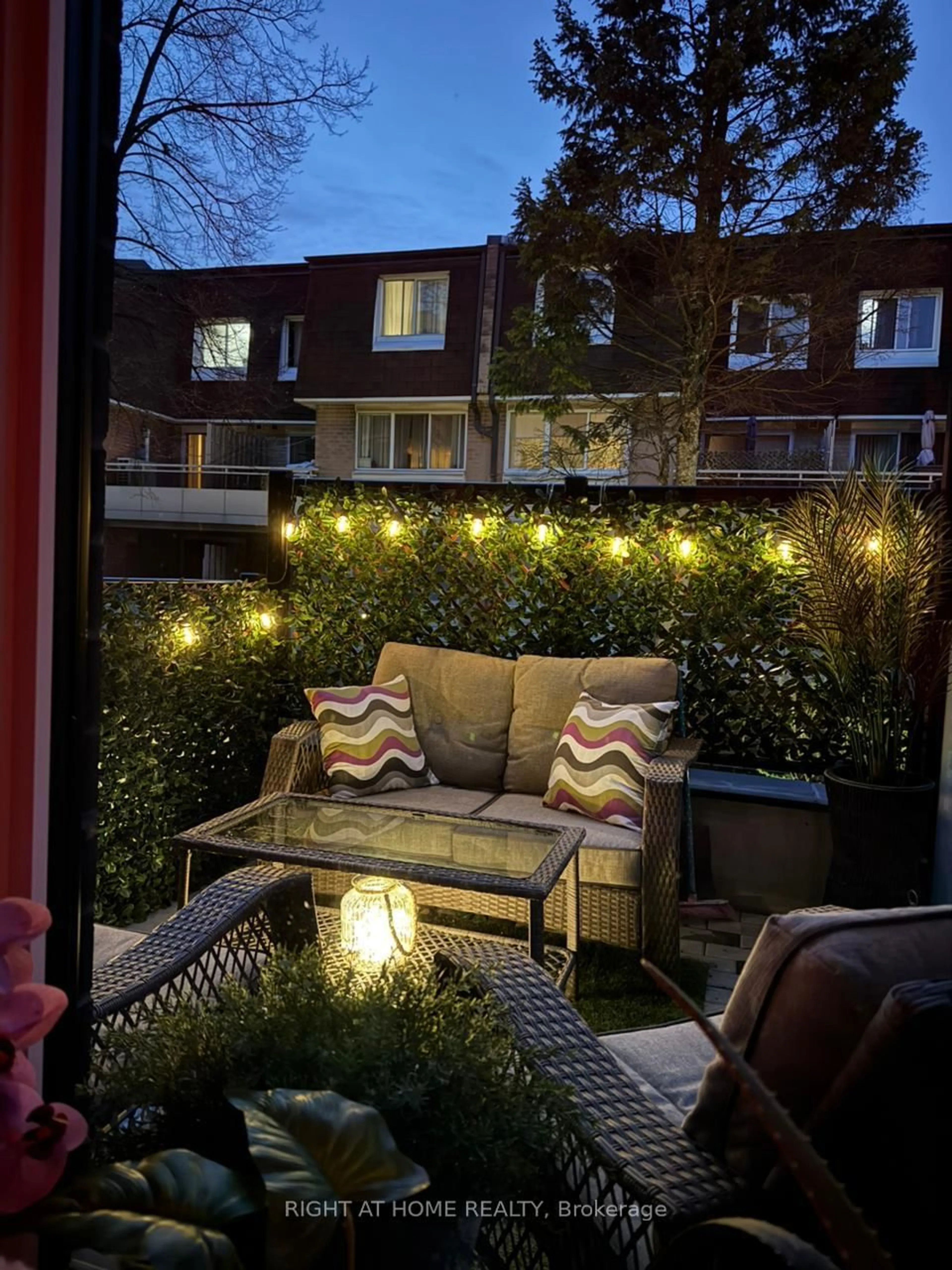 Patio, street for 1145 Journeyman Lane #248, Mississauga Ontario L5J 0B5