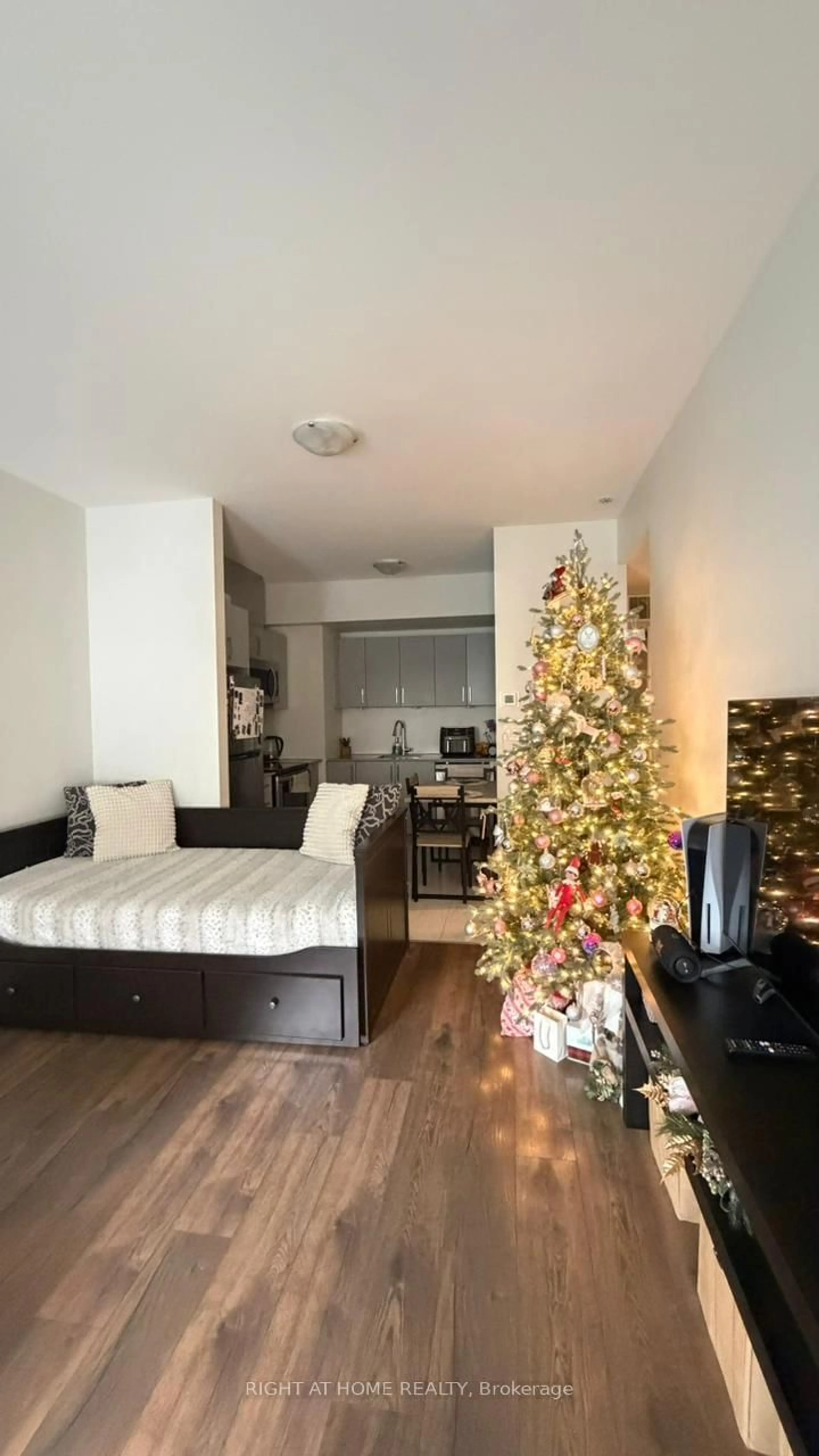 A pic of a room for 1145 Journeyman Lane #248, Mississauga Ontario L5J 0B5