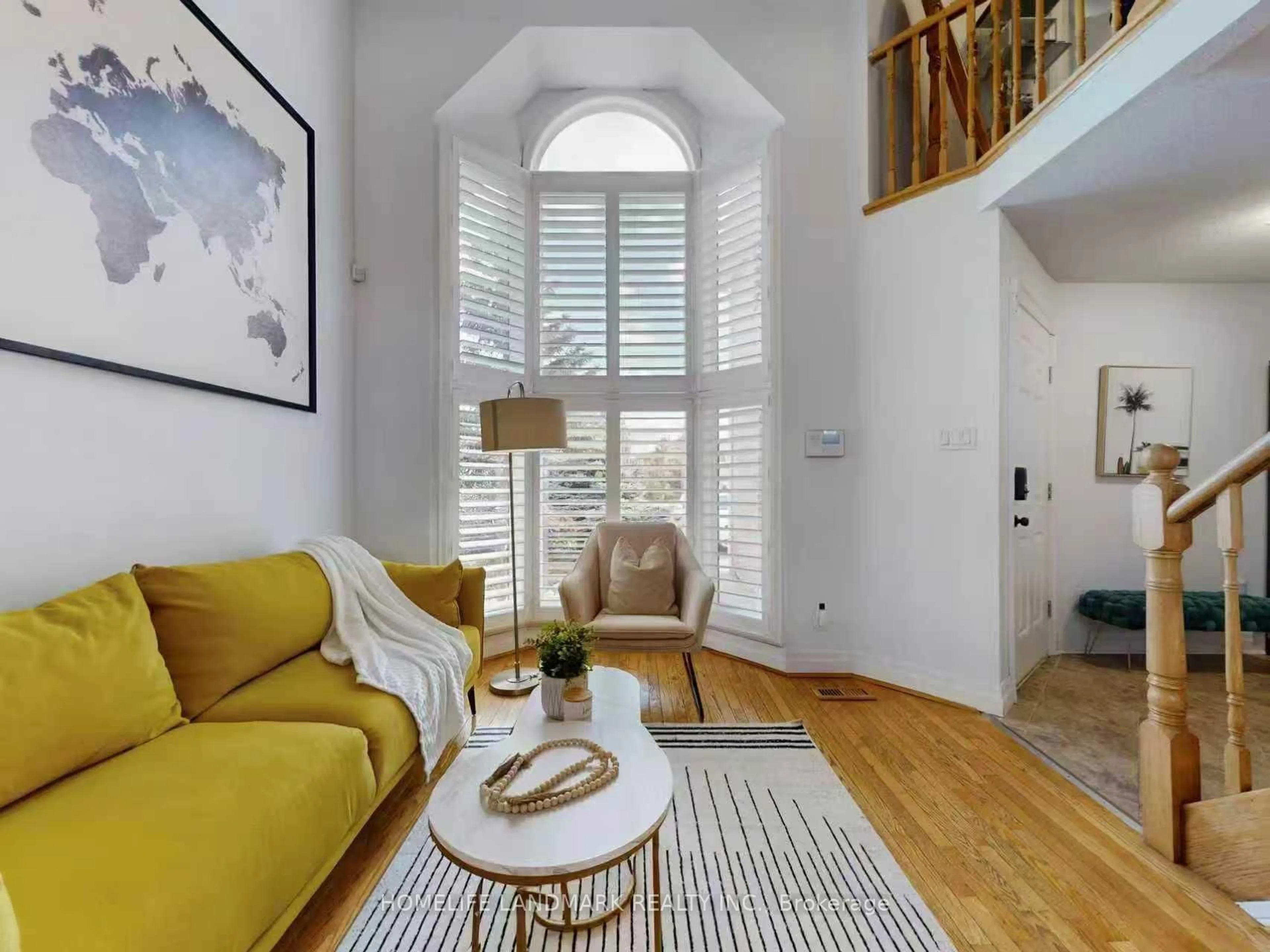 Living room with furniture, unknown for 837 APPLE GATE Crt, Mississauga Ontario L5C 4L8