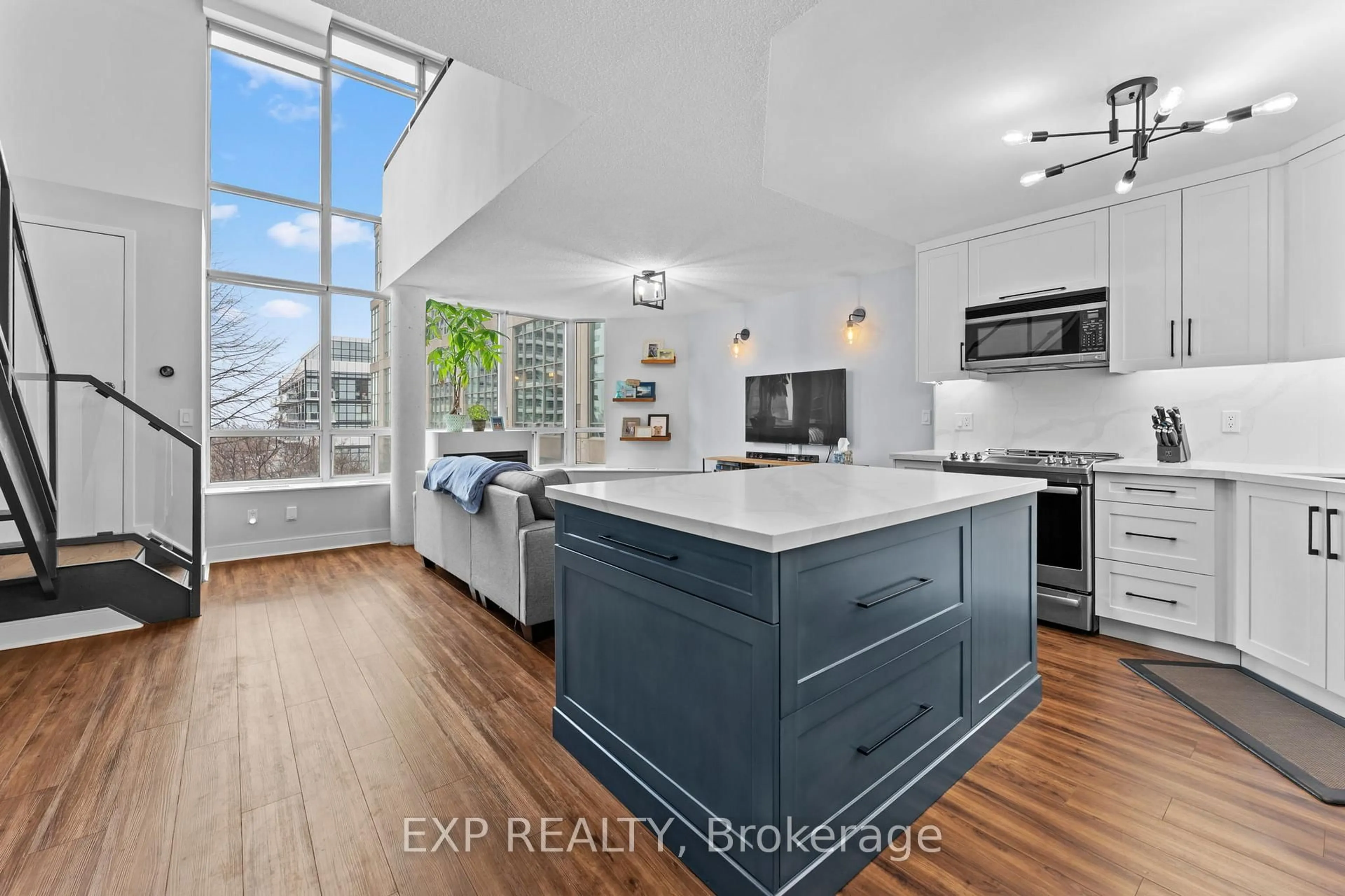 Open concept kitchen, ceramic/tile floor for 250 Manitoba St #637, Toronto Ontario M8Y 4G8