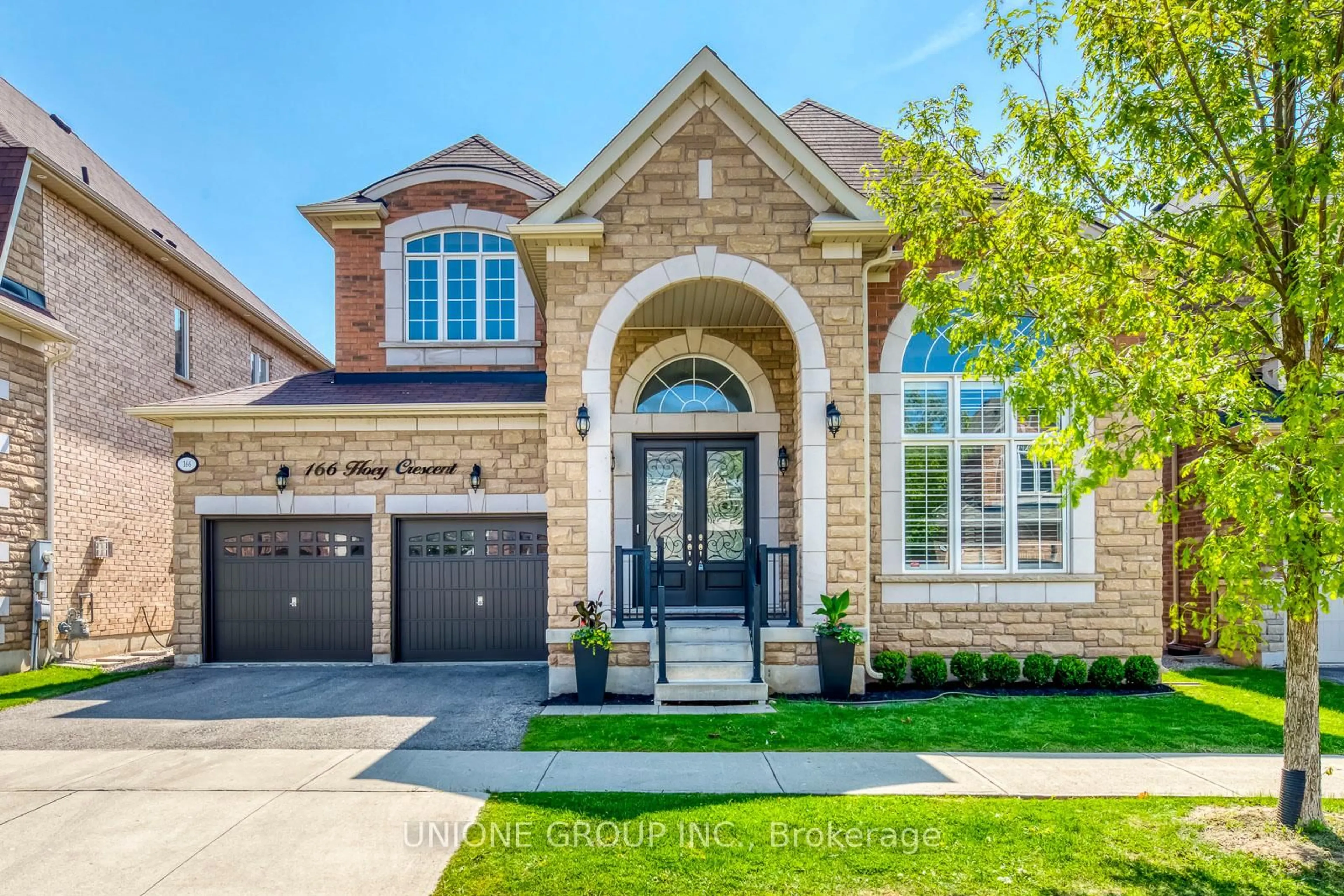 Home with brick exterior material, street for 166 Hoey Cres, Oakville Ontario L6M 0X1