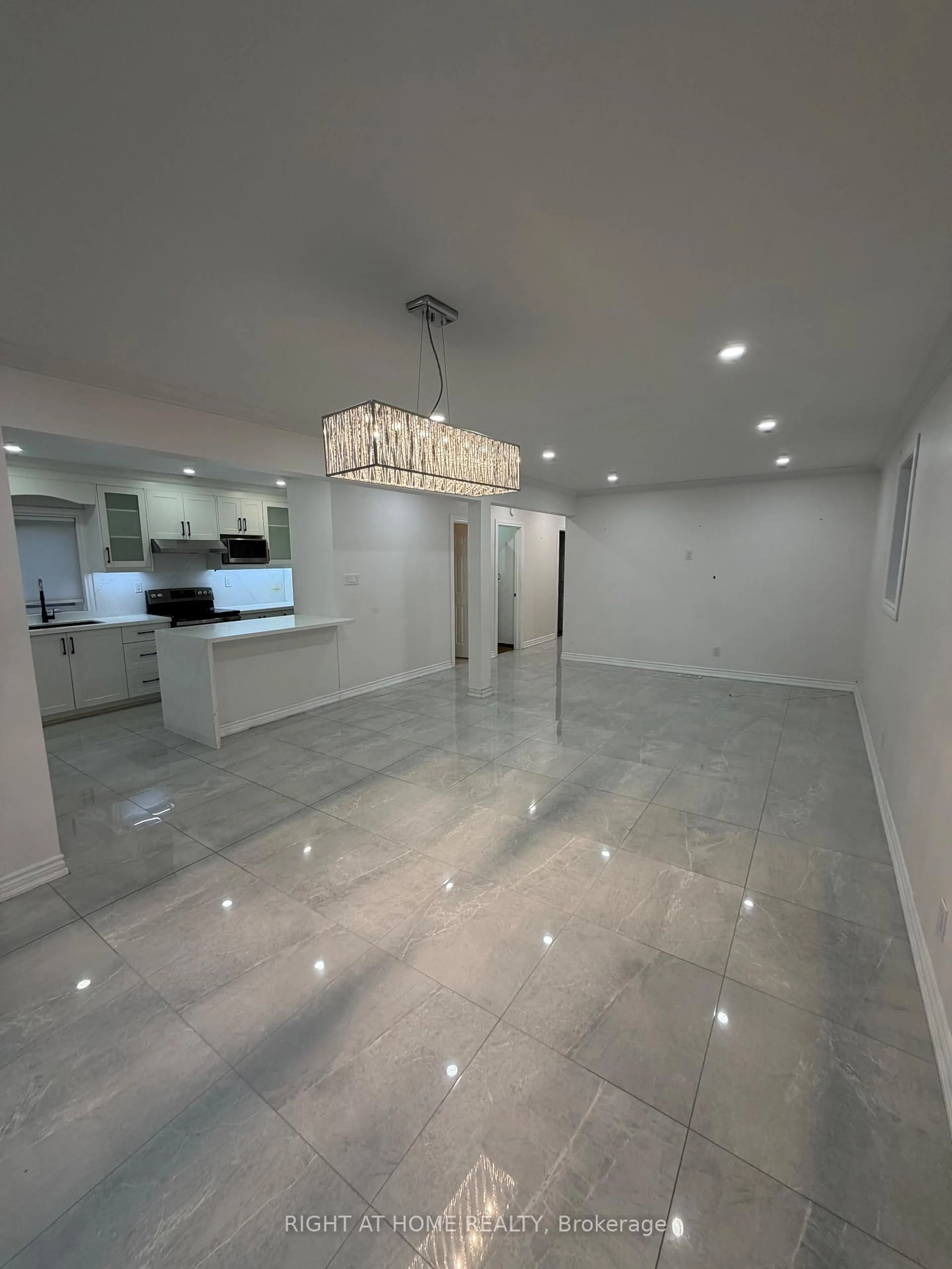 Indoor foyer for 200 Gary Dr, Toronto Ontario M9N 2M4