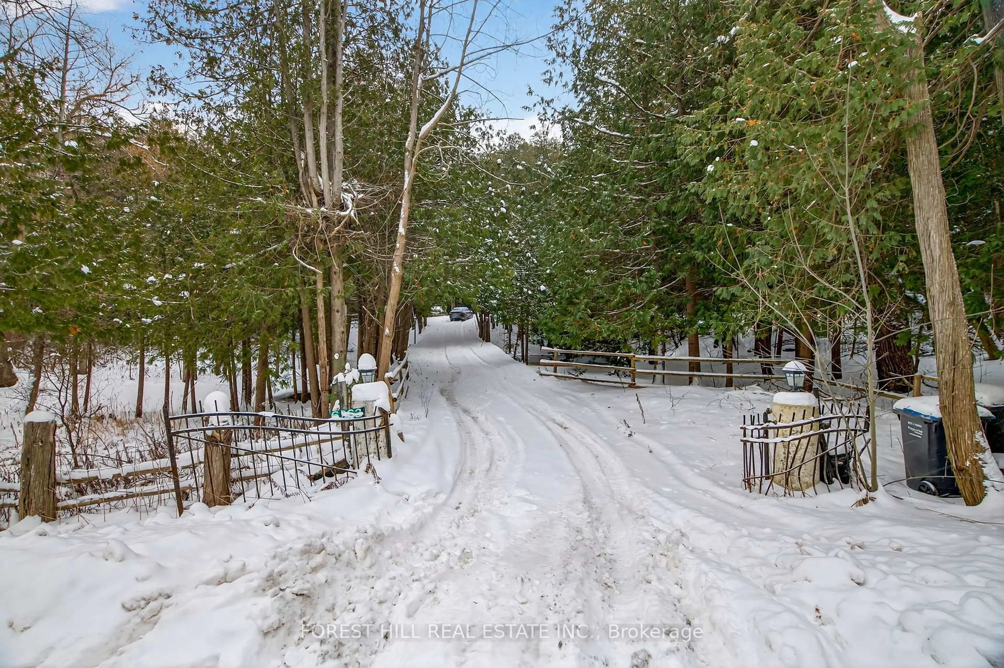 Patio, forest/trees view for 6263 Finnerty Rd, Caledon Ontario L7K 1C9