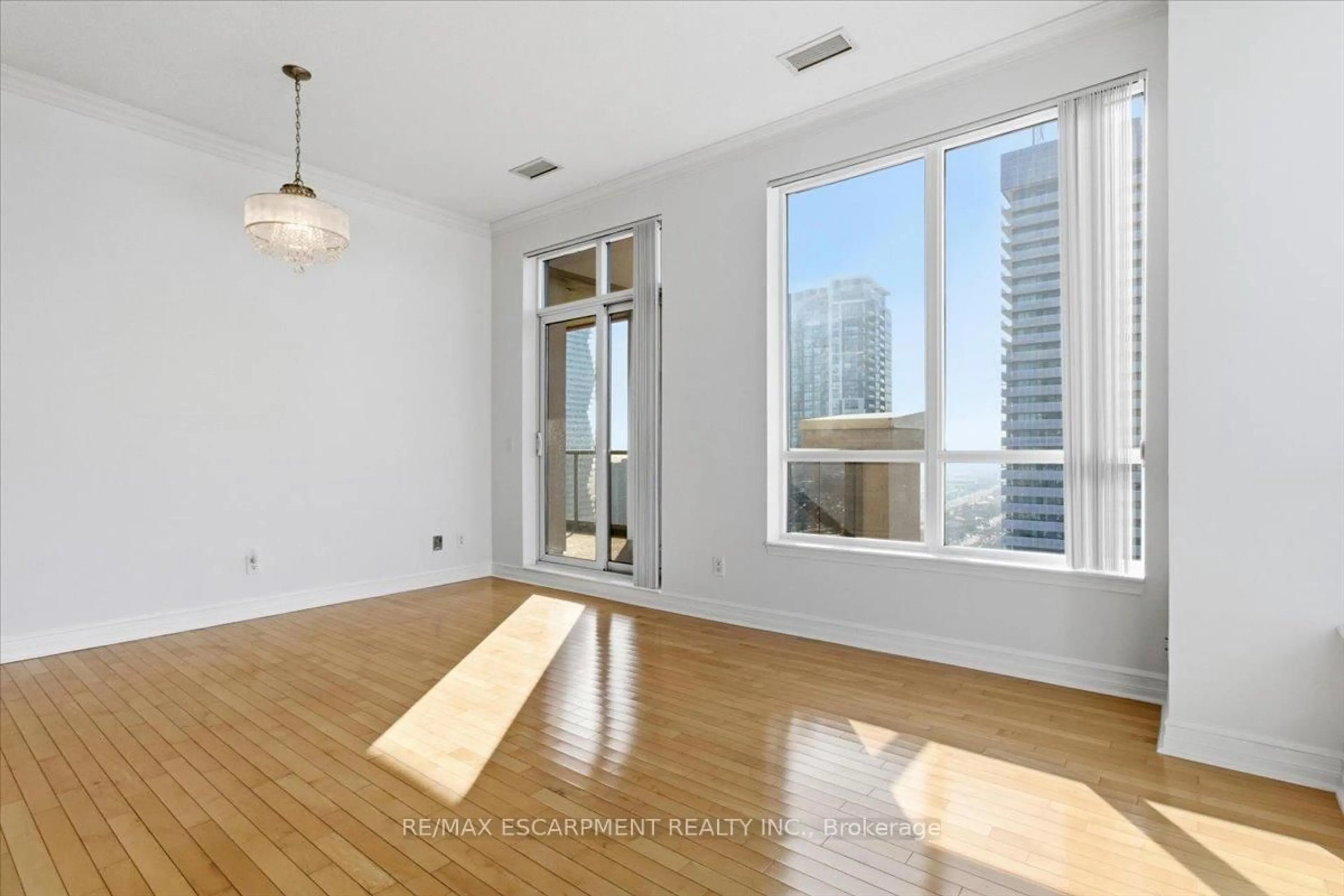 A pic of a room for 4080 Living Arts Dr #3103, Mississauga Ontario L5B 4N3