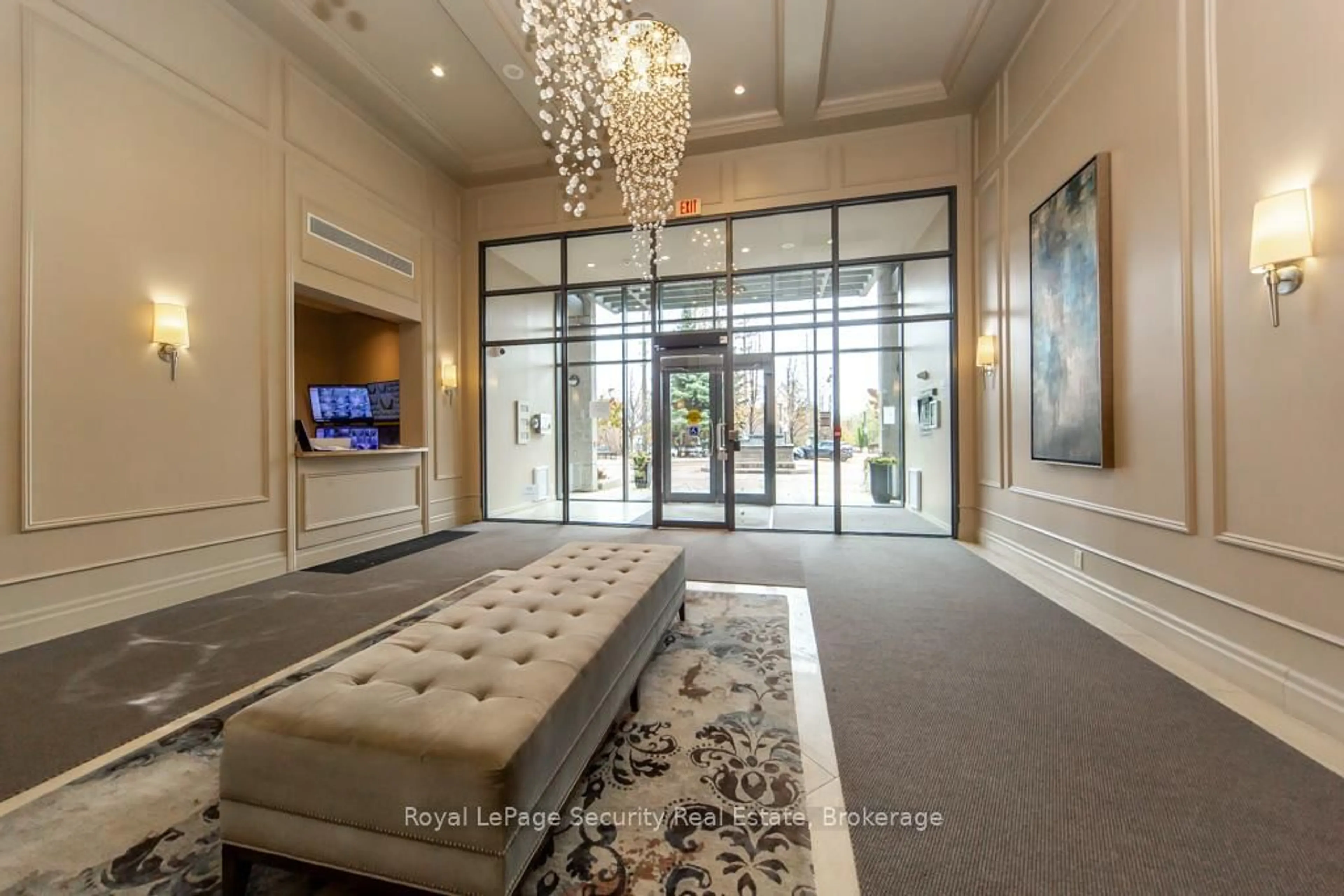 Indoor foyer for 38 Fontenay Crt #1402, Toronto Ontario M9A 5H5