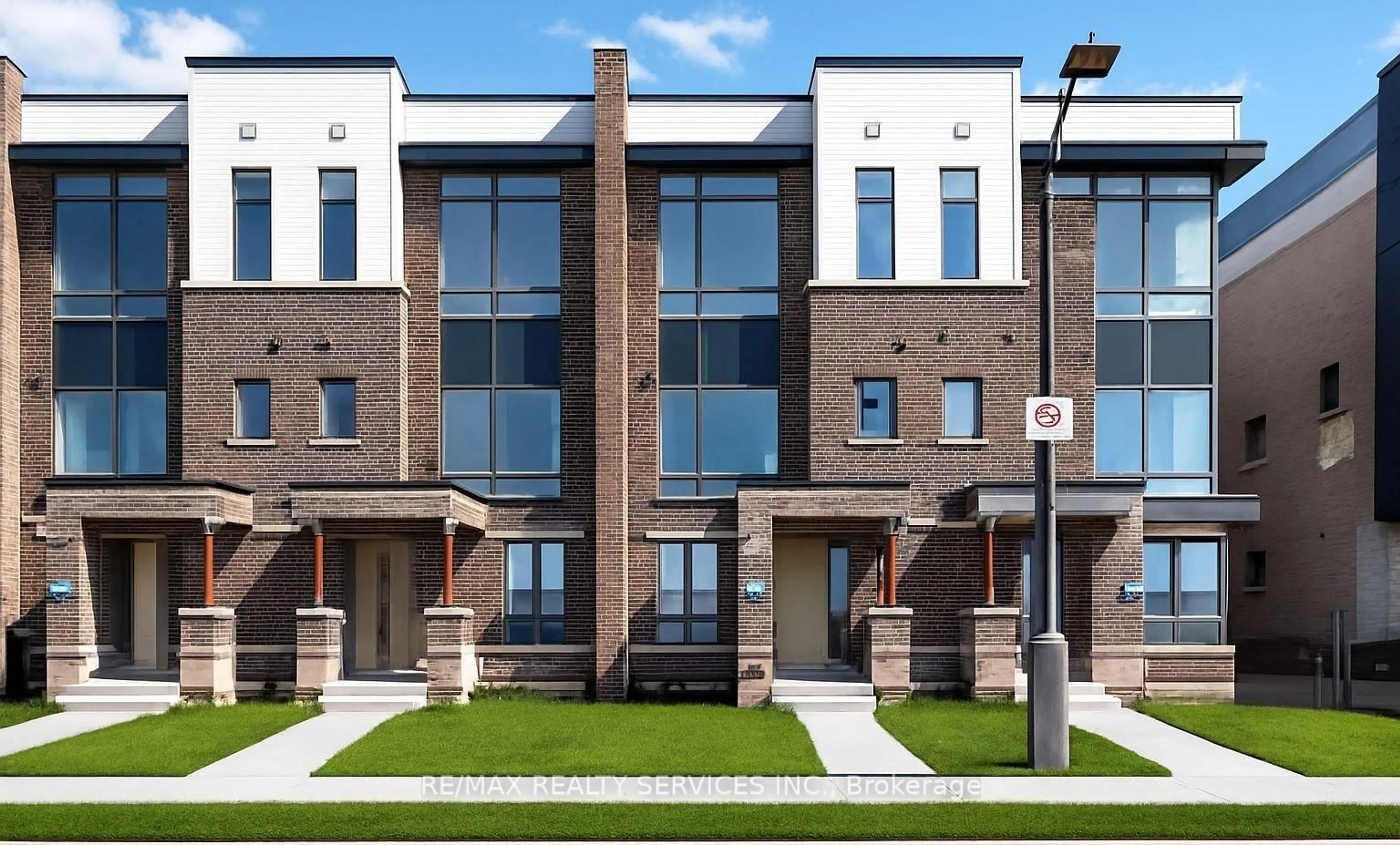 Home with brick exterior material, street for 3051 Meadowridge Dr, Oakville Ontario L6H 7Z4