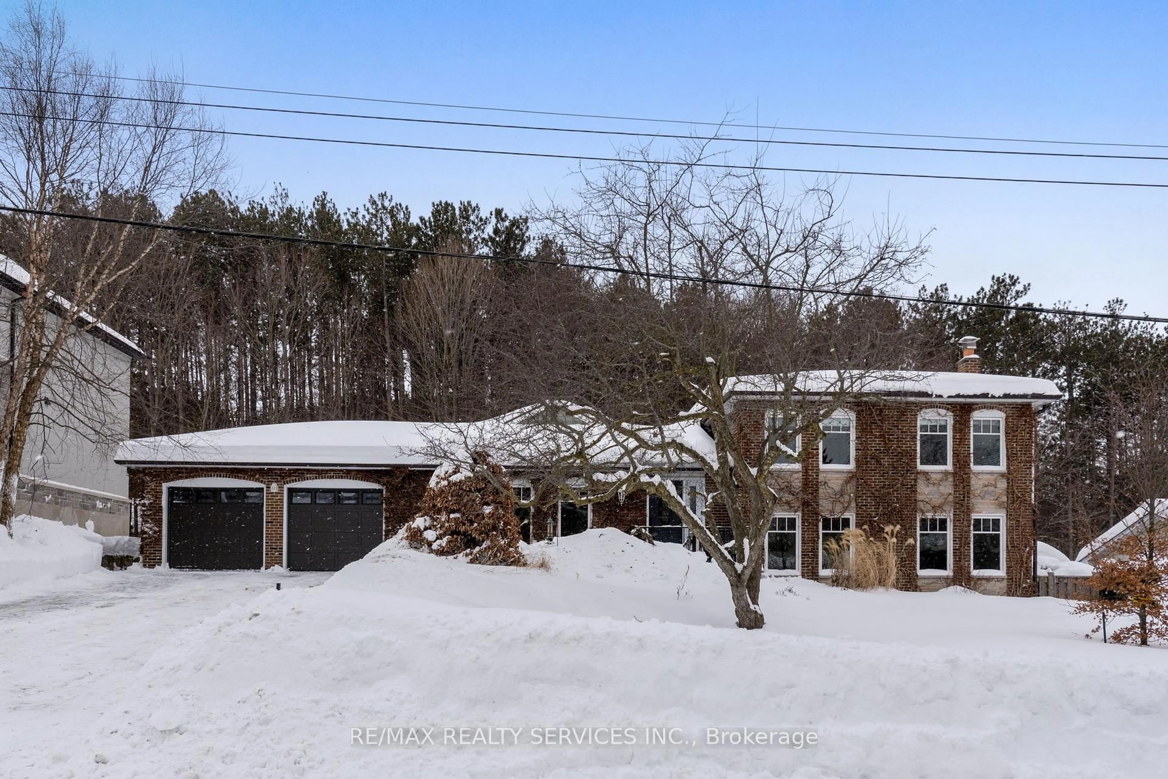 A pic from outside/outdoor area/front of a property/back of a property/a pic from drone, unknown for 25 Orsi Rd, Caledon Ontario L7C 1H6