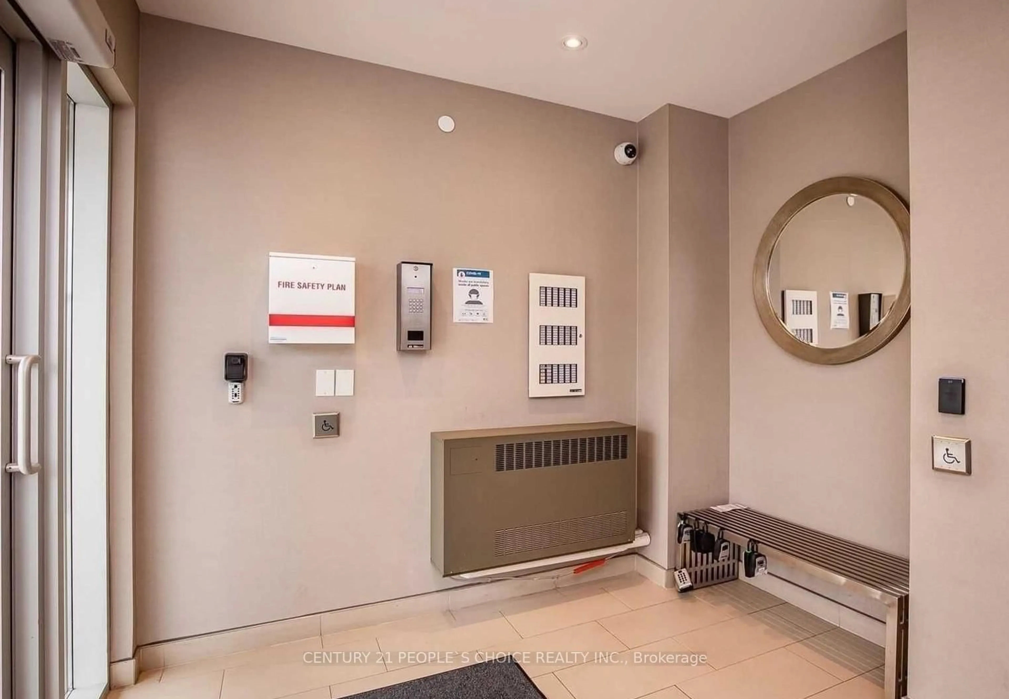 Indoor foyer for 54 Sky Harbour Dr #309, Brampton Ontario L7A 0A1