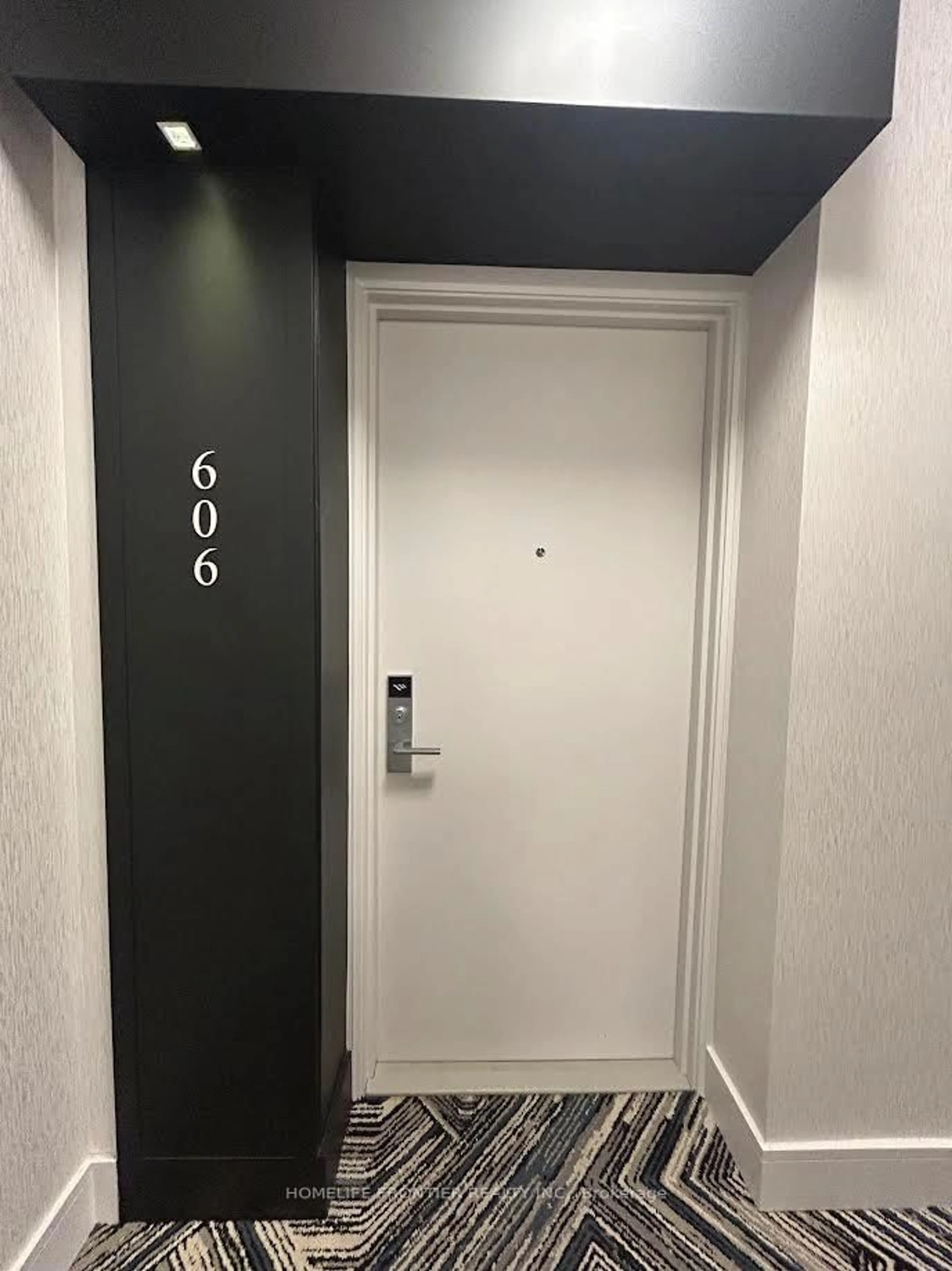 Indoor foyer for 80 Marine Parade Dr #606, Toronto Ontario M8V 0A3