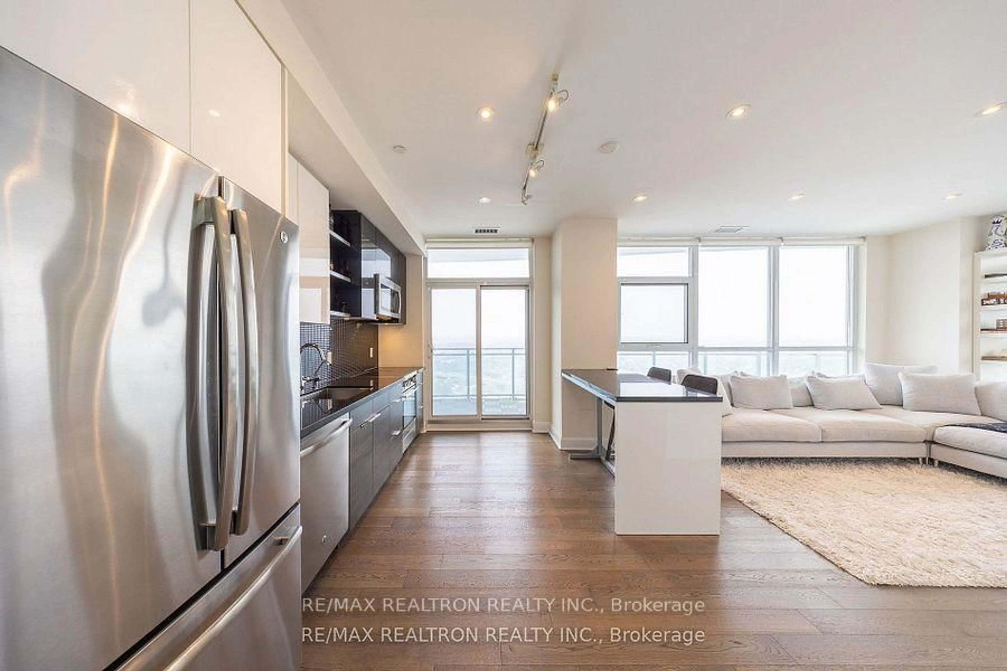 Open concept kitchen, unknown for 33 Shore Breeze Dr #3404, Toronto Ontario M8V 0G1