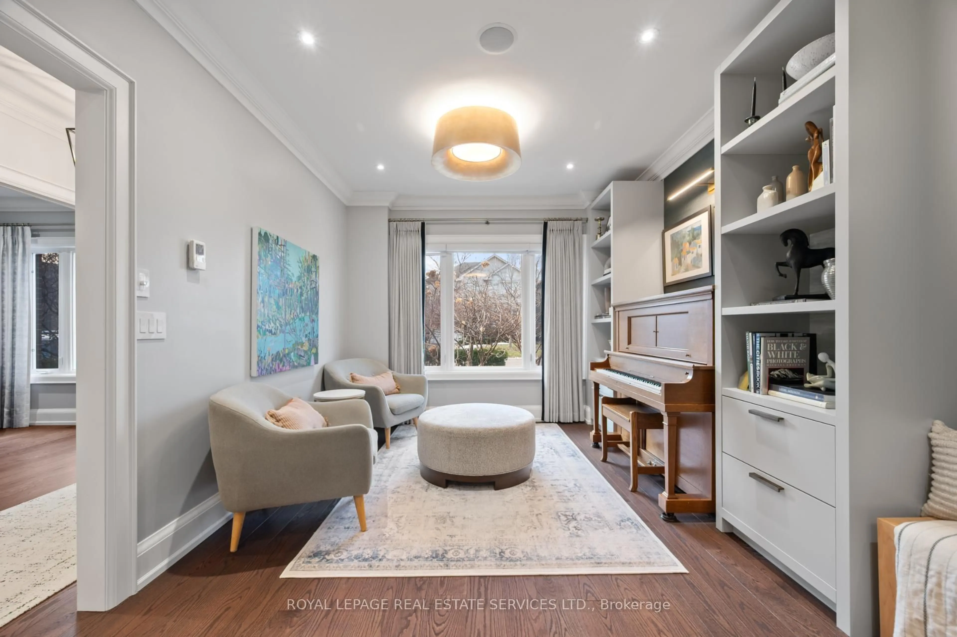 Living room with furniture, unknown for 132 Strath Ave, Toronto Ontario M8X 1R5