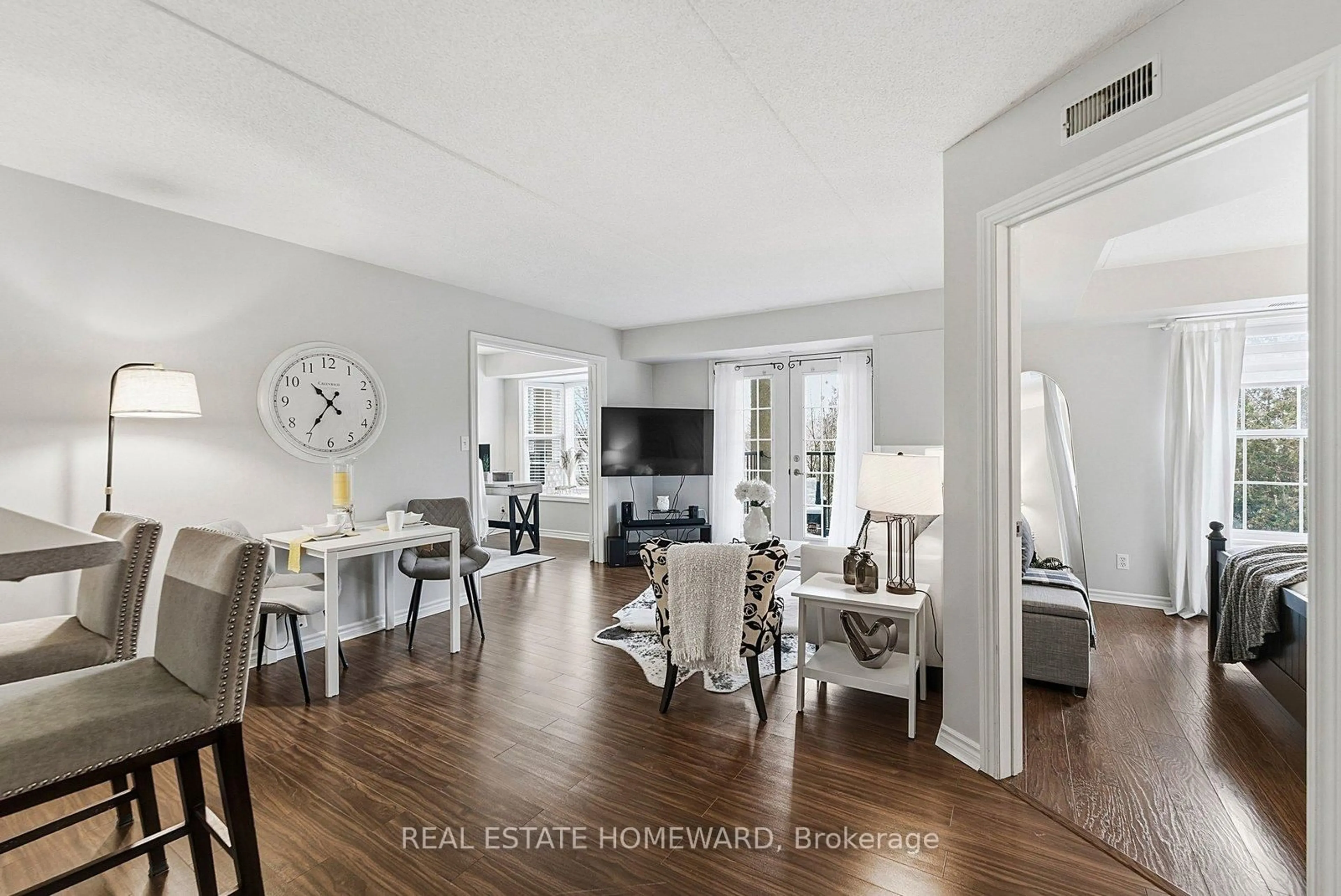 Living room with furniture, unknown for 1451 Walker's Line #309, Burlington Ontario L7M 4P1