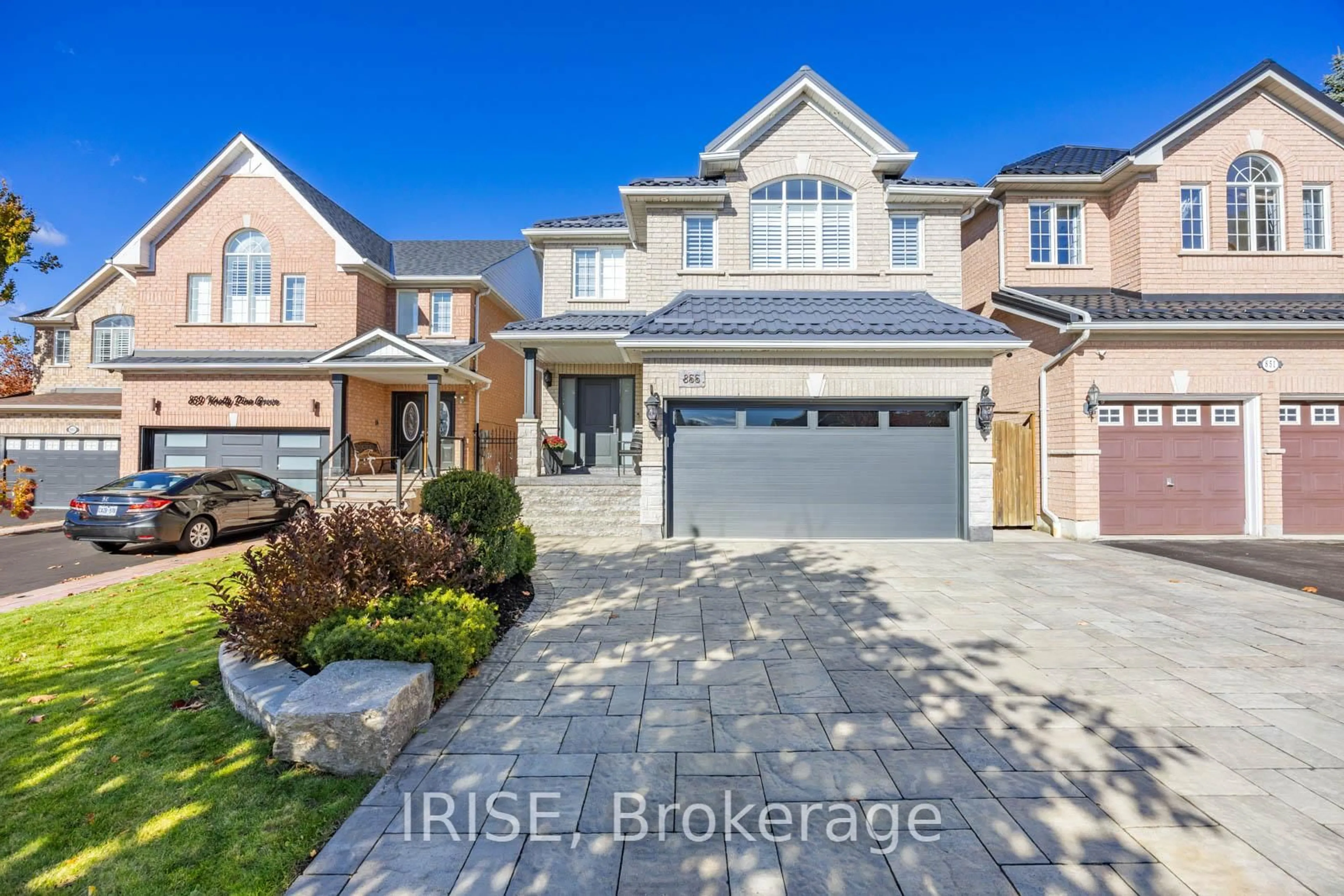 Home with brick exterior material, street for 855 Knotty Pine Grve, Mississauga Ontario L5W 1K2
