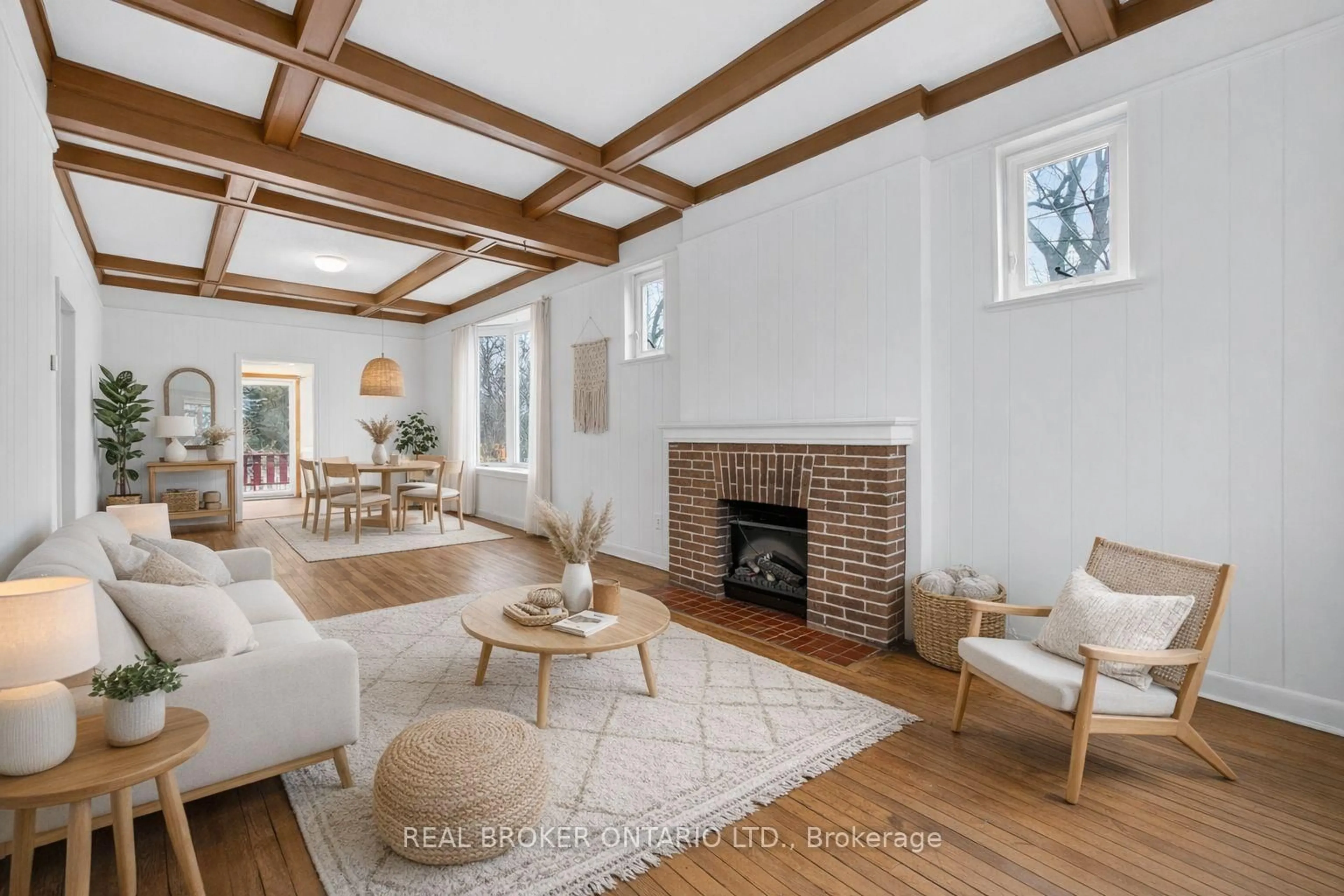 Living room with furniture, unknown for 2585 Lakeshore Blvd, Toronto Ontario M8V 1G3