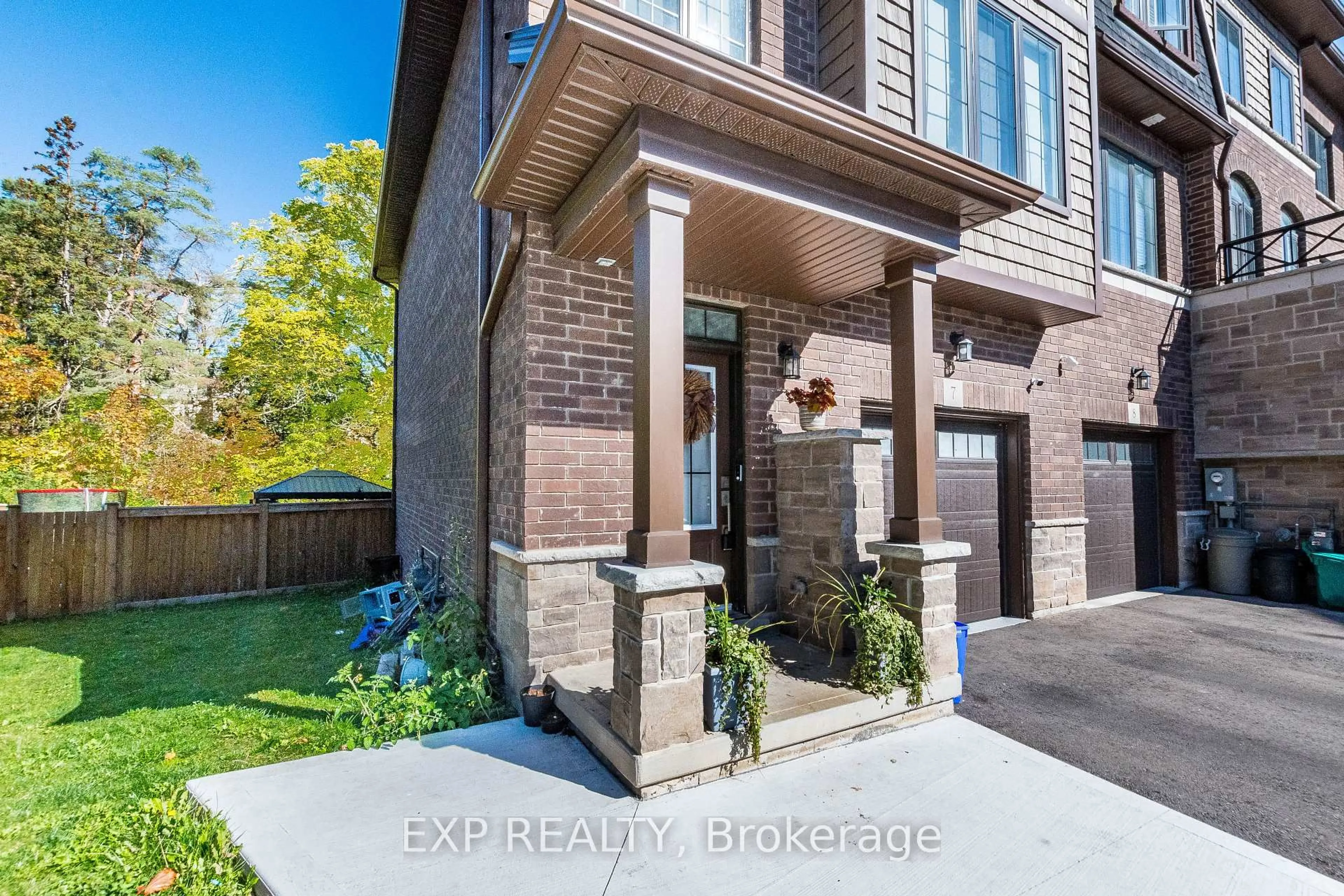 Home with brick exterior material, street for 445 Ontario St #7, Milton Ontario L9T 9K2