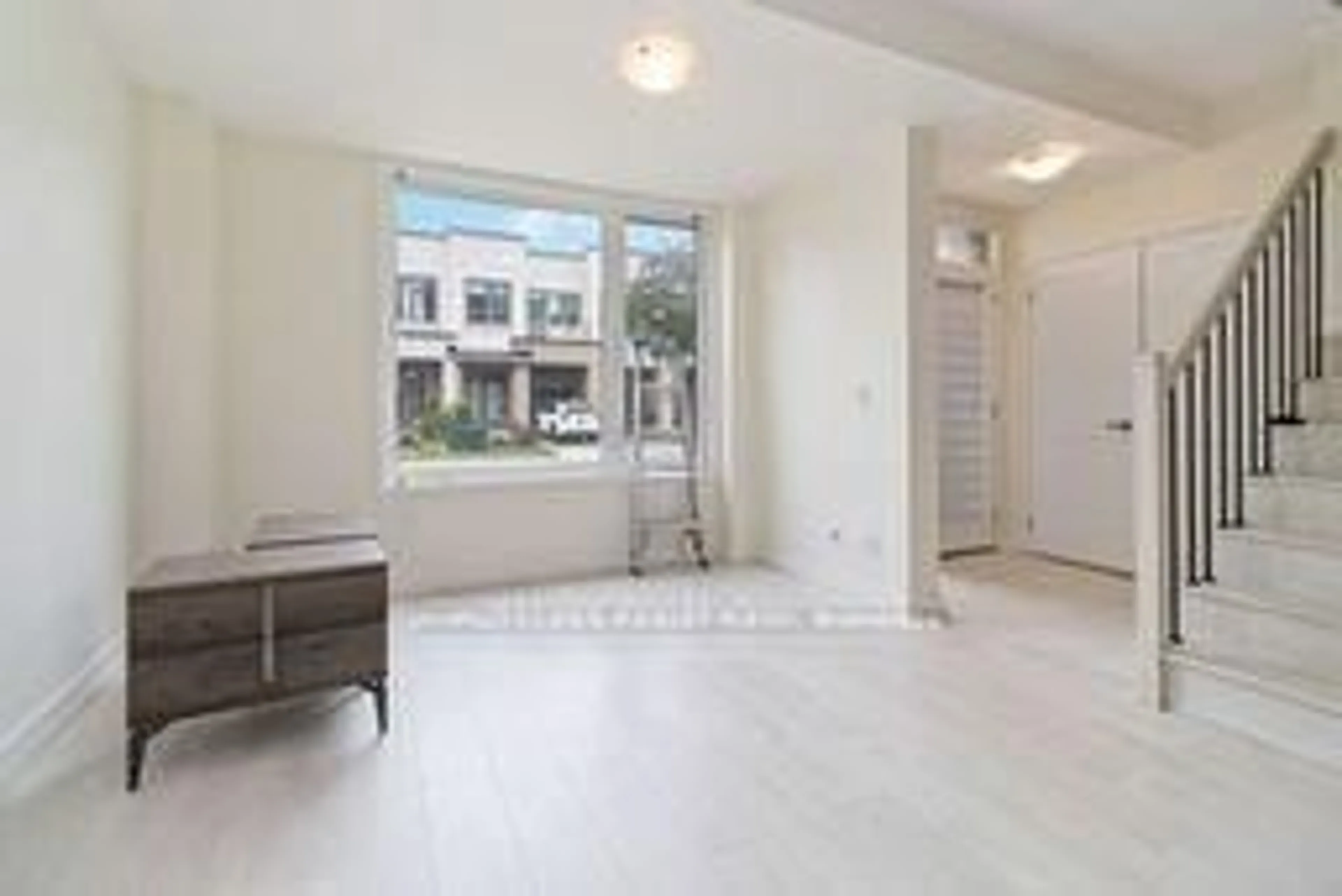 A pic of a room for 3192 Mintwood Circ, Oakville Ontario L6H 0P1