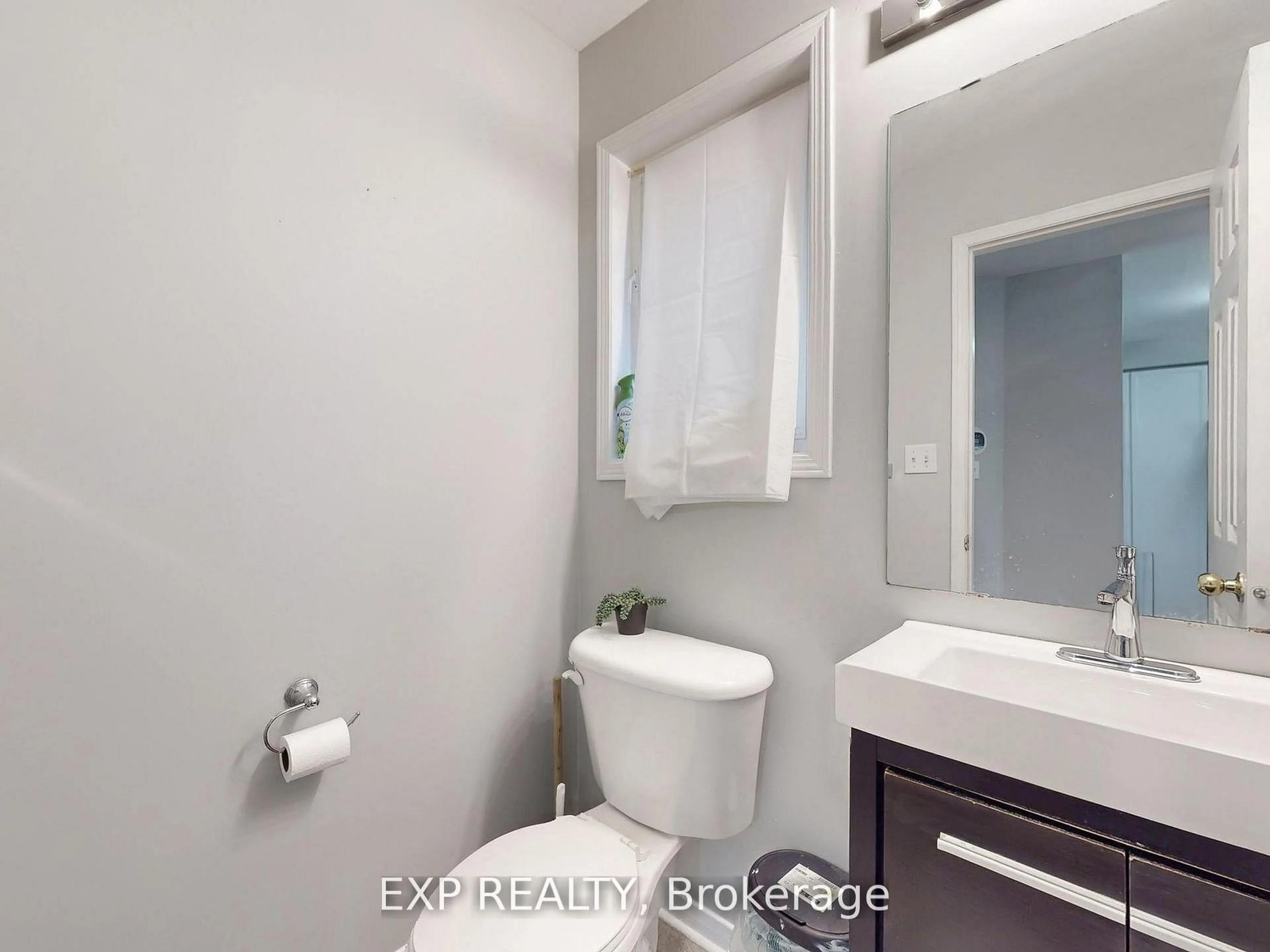Standard bathroom, unknown for 3896 Lacman Tr, Mississauga Ontario L5M 6N8