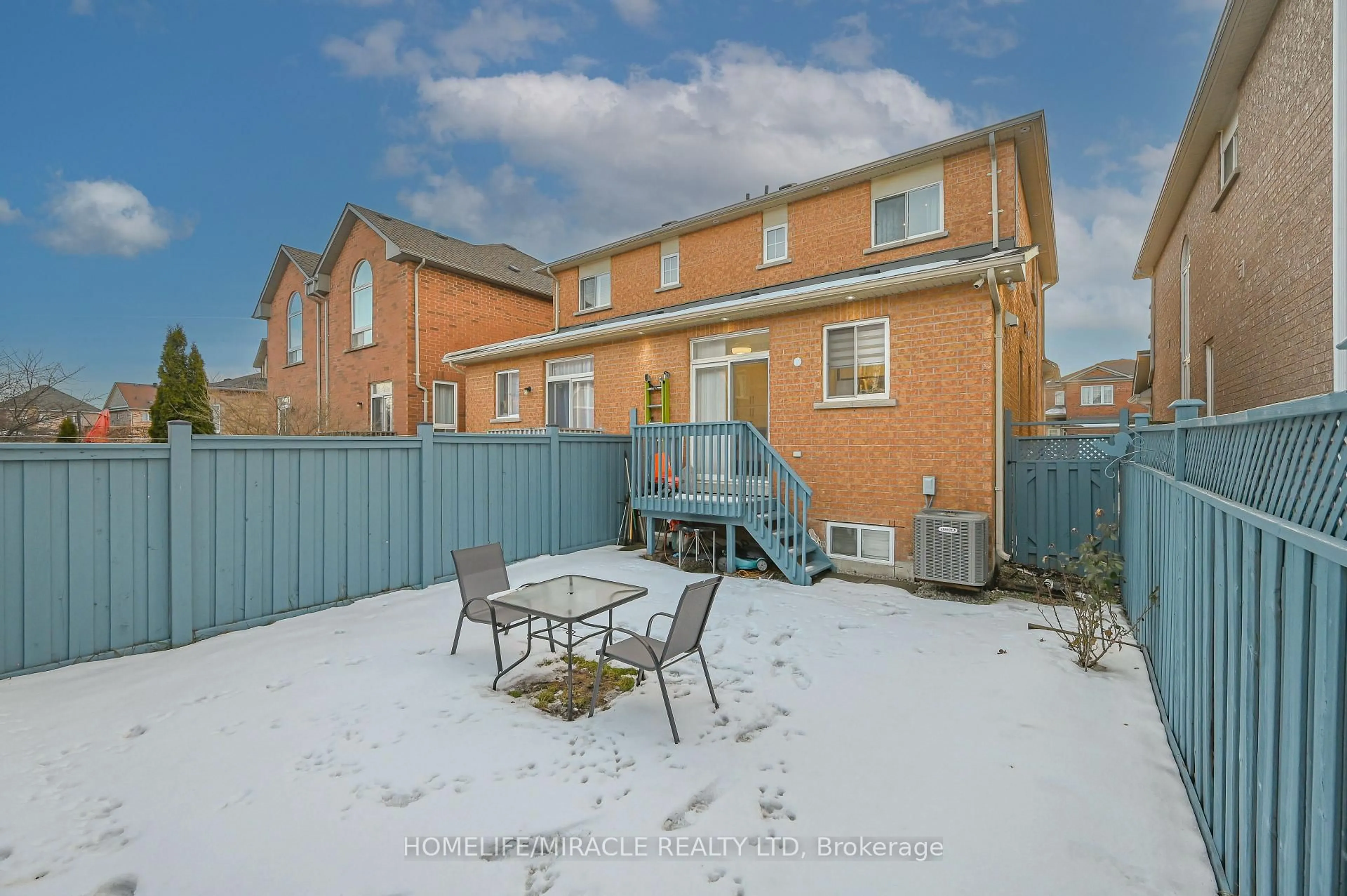 Patio, street for 3420 Fountain Park Ave, Mississauga Ontario L5M 7E3