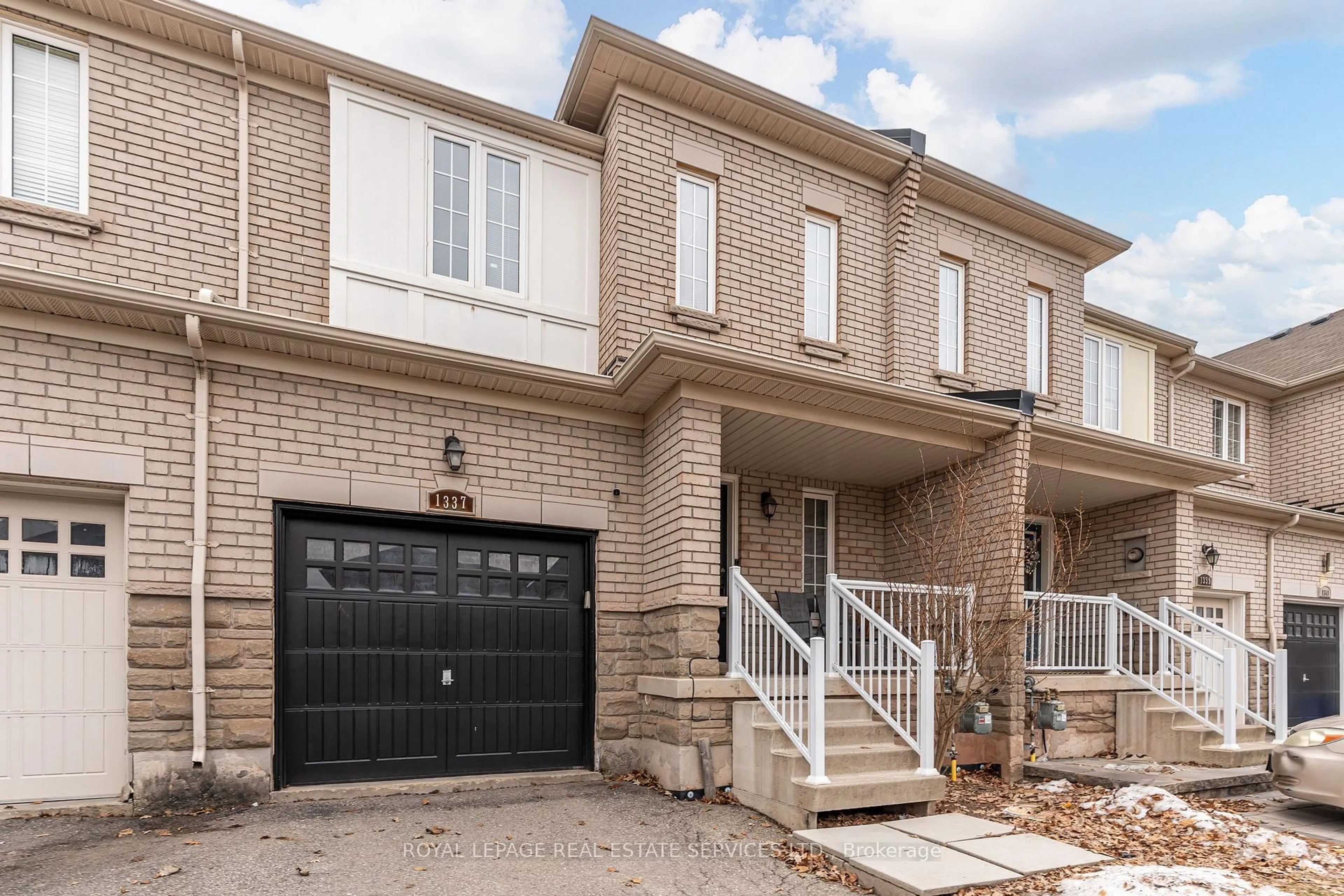 Home with brick exterior material, street for 1337 Kestell Blvd, Oakville Ontario L6H 0C8