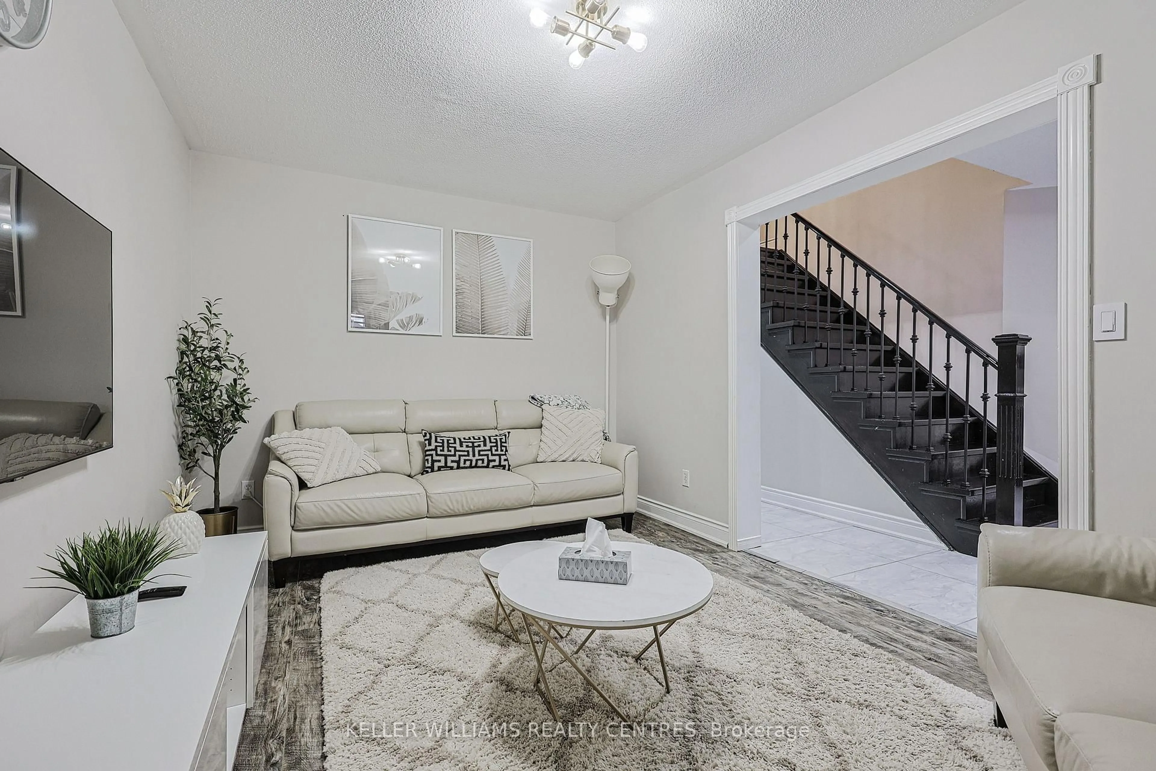 Living room with furniture, unknown for 325 Marshall Cres, Orangeville Ontario L9W 4Y3