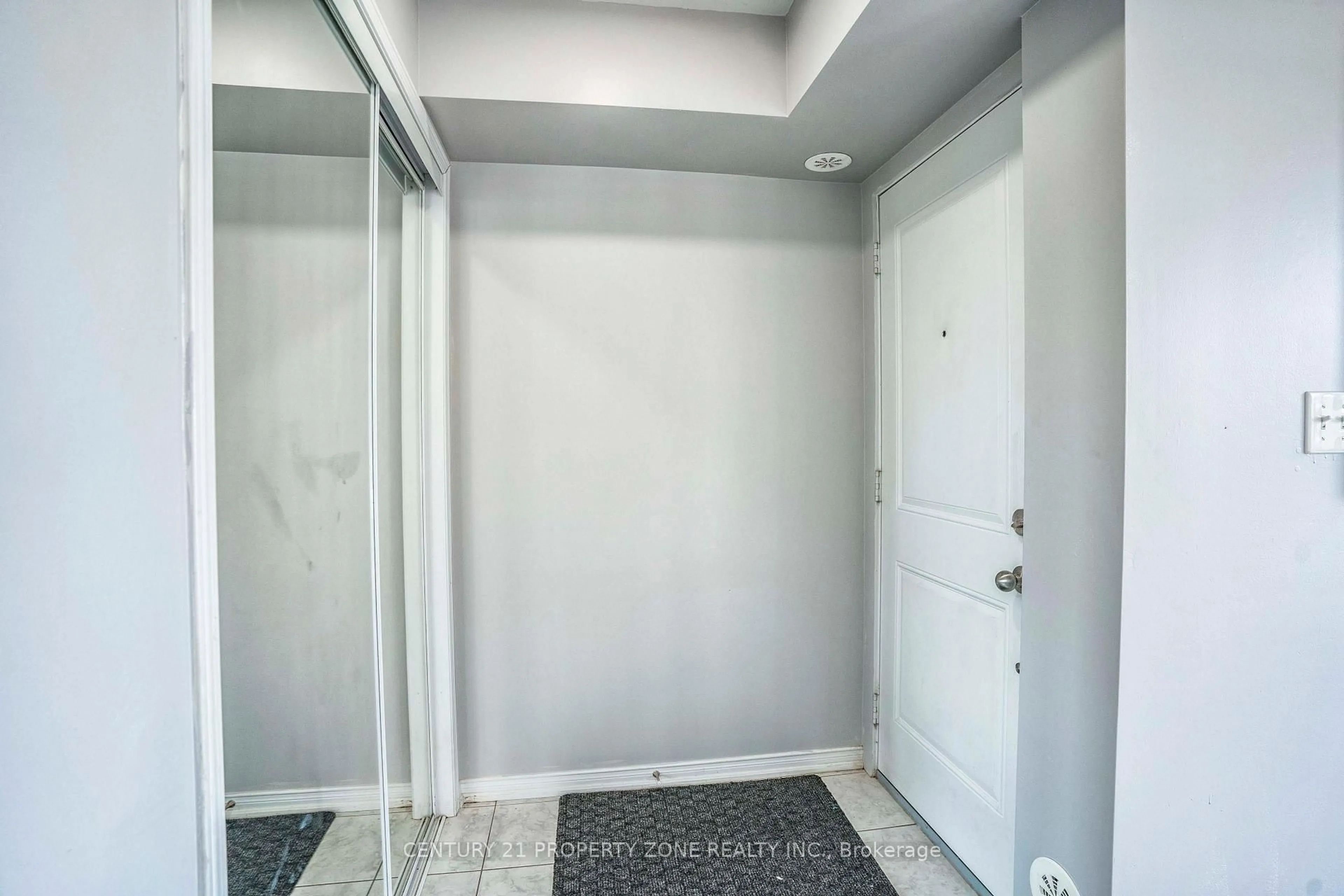 Unknown for 2500 Post Rd #4, Oakville Ontario L6H 0K1