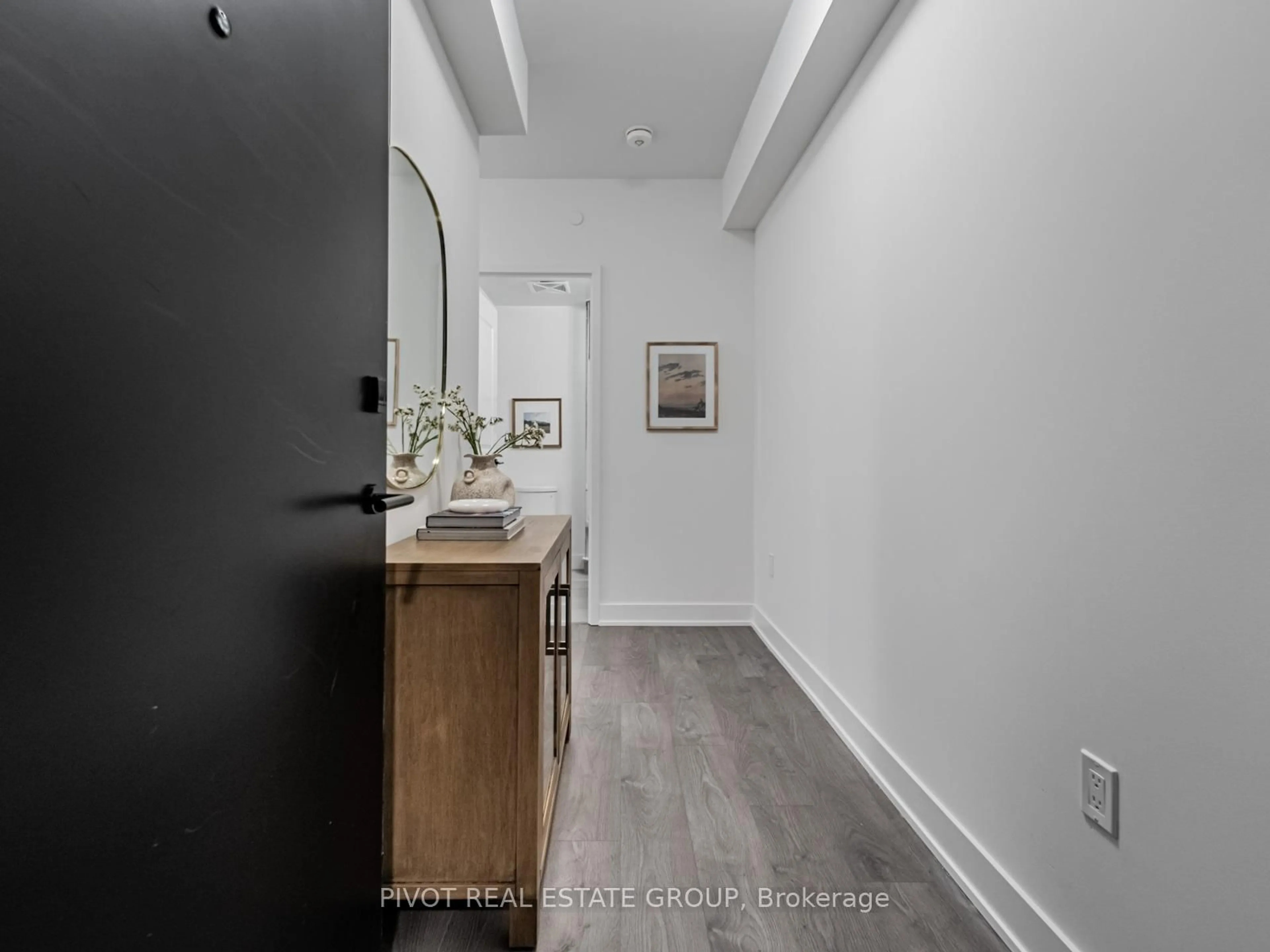 Indoor entryway for 2333 Khalsa Gate #311, Oakville Ontario L6M 0X7