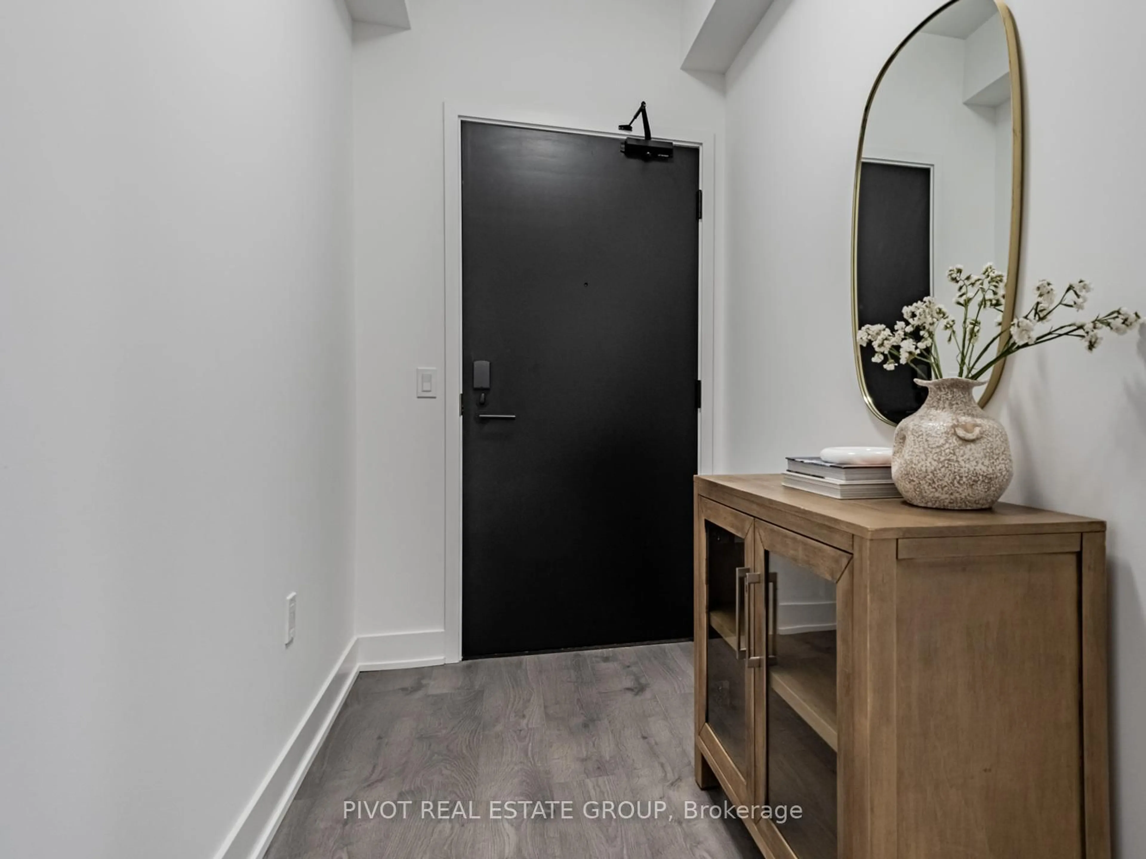 Indoor entryway for 2333 Khalsa Gate #311, Oakville Ontario L6M 0X7