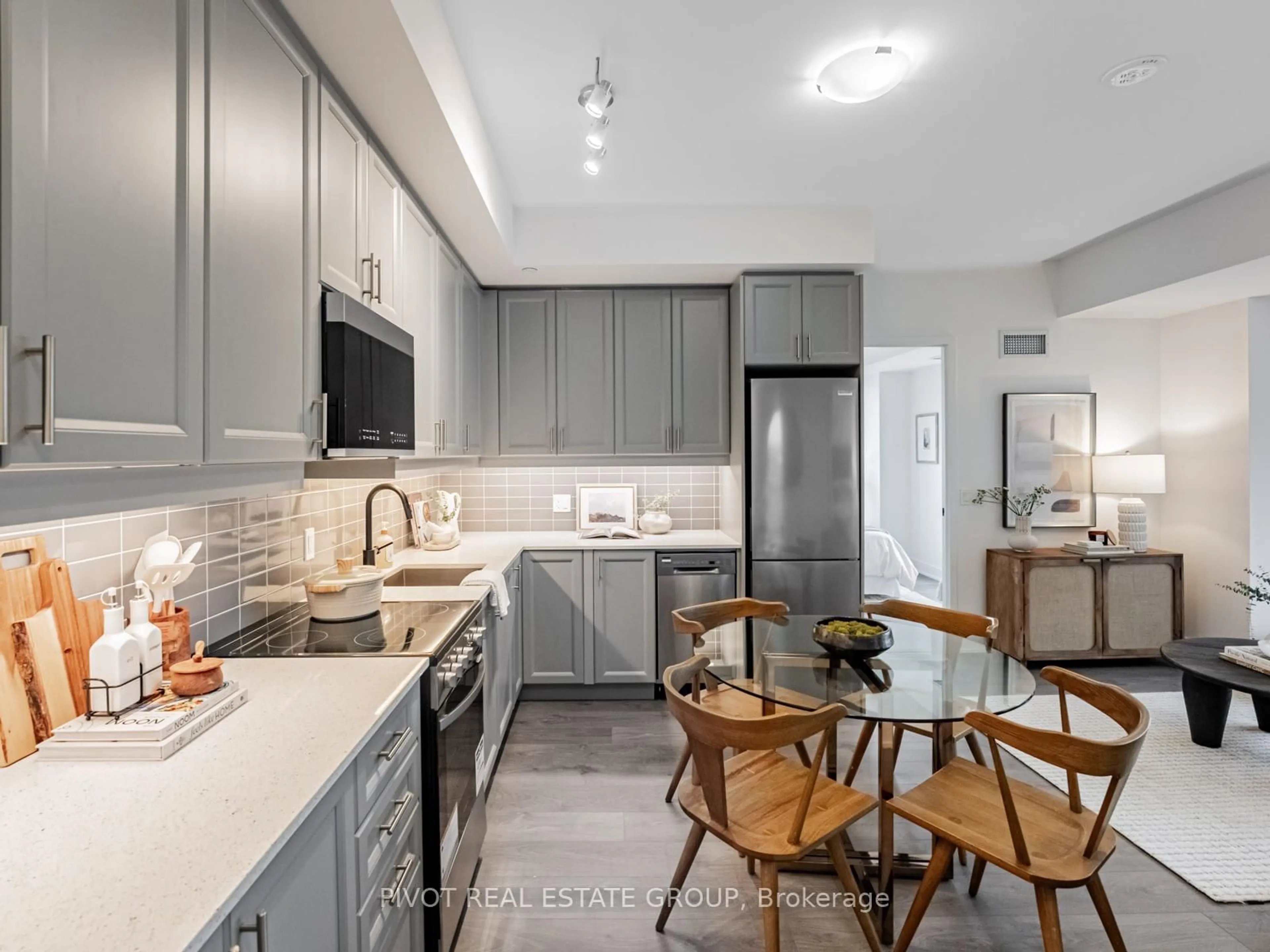 Open concept kitchen, unknown for 2333 Khalsa Gate #311, Oakville Ontario L6M 0X7
