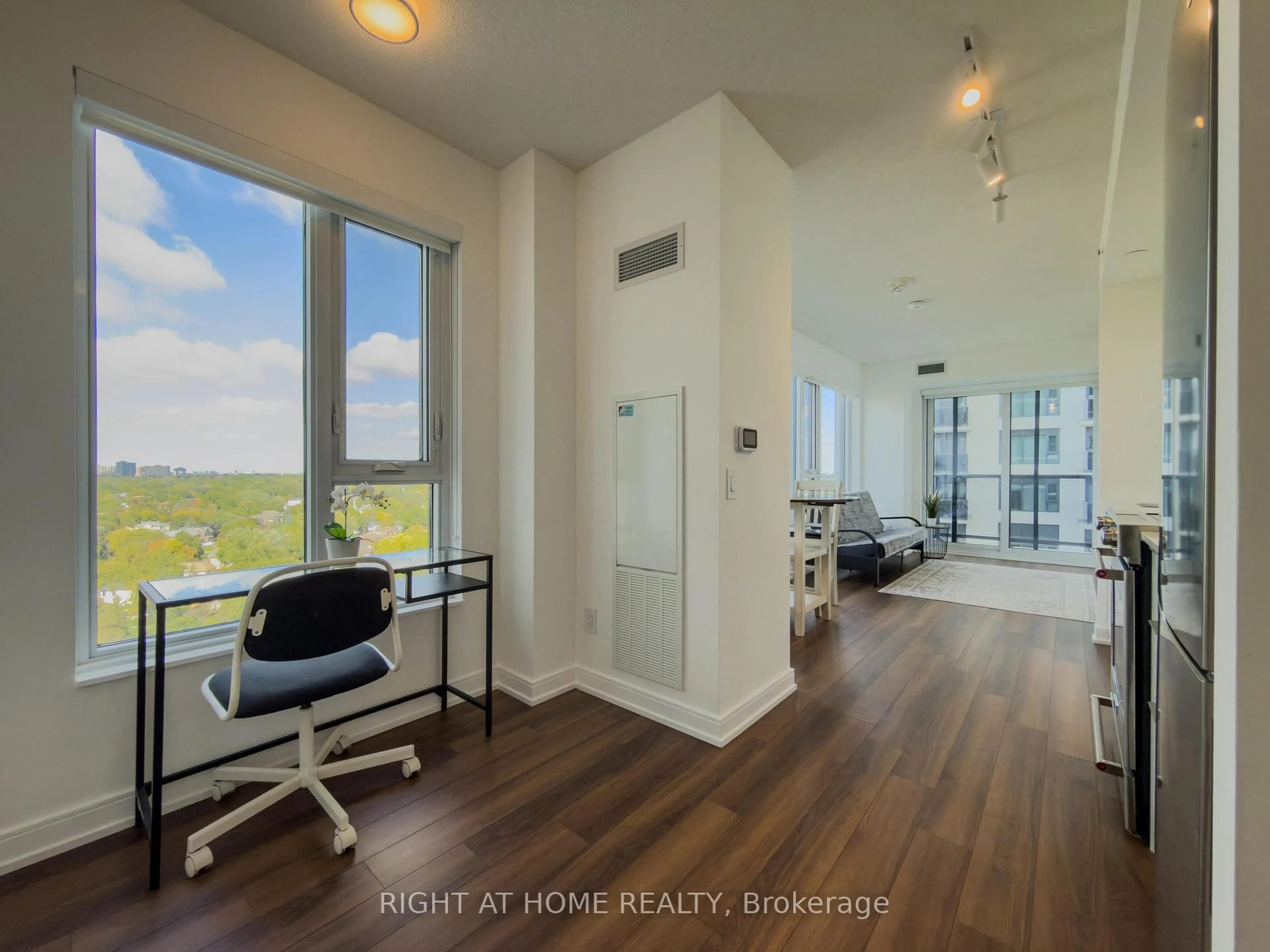 Indoor entryway for 30 Samuel Wood Way #1404, Toronto Ontario M9B 0C9