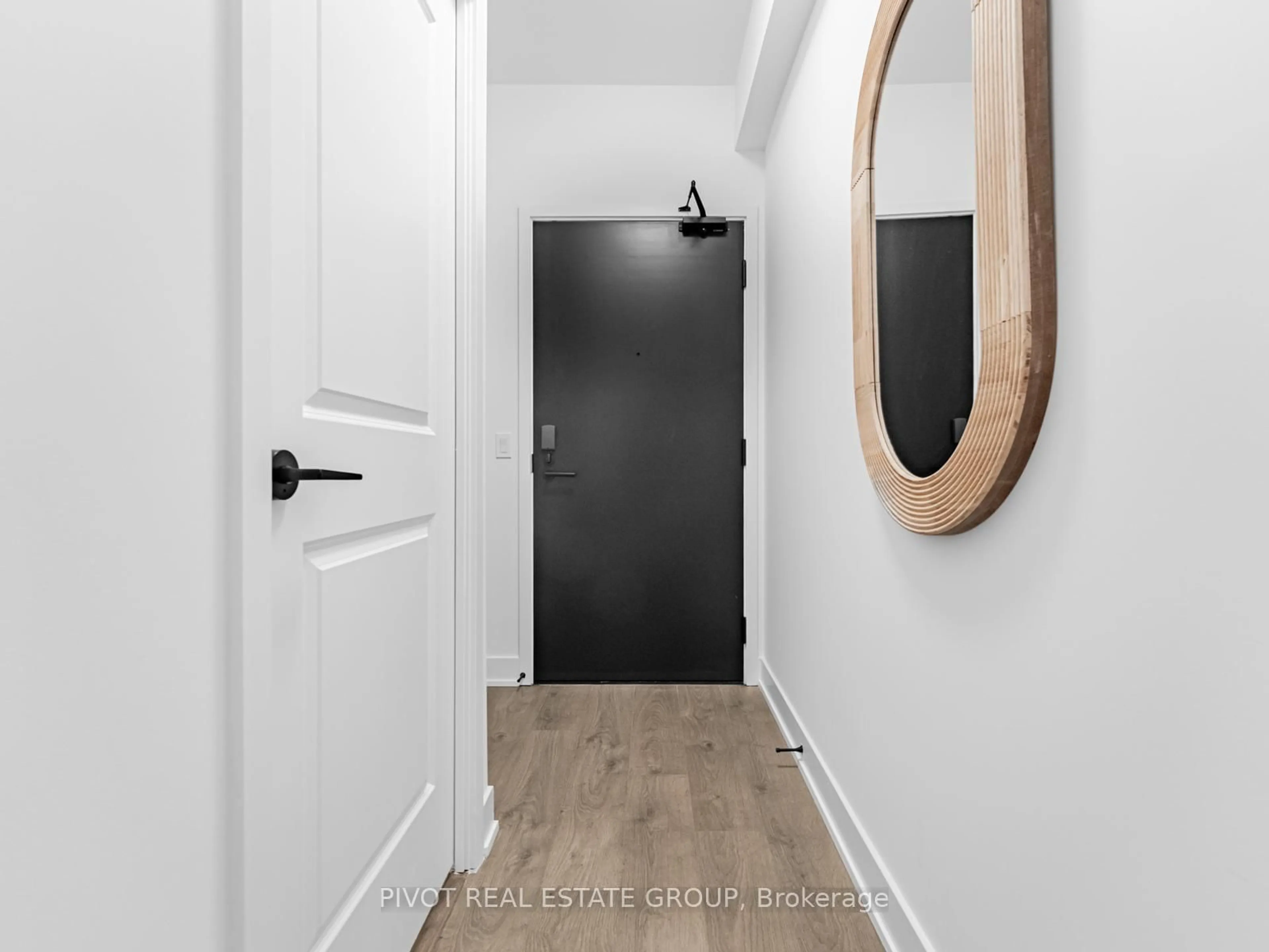 Indoor entryway for 2333 Khalsa Gate #301, Oakville Ontario L6M 0X7