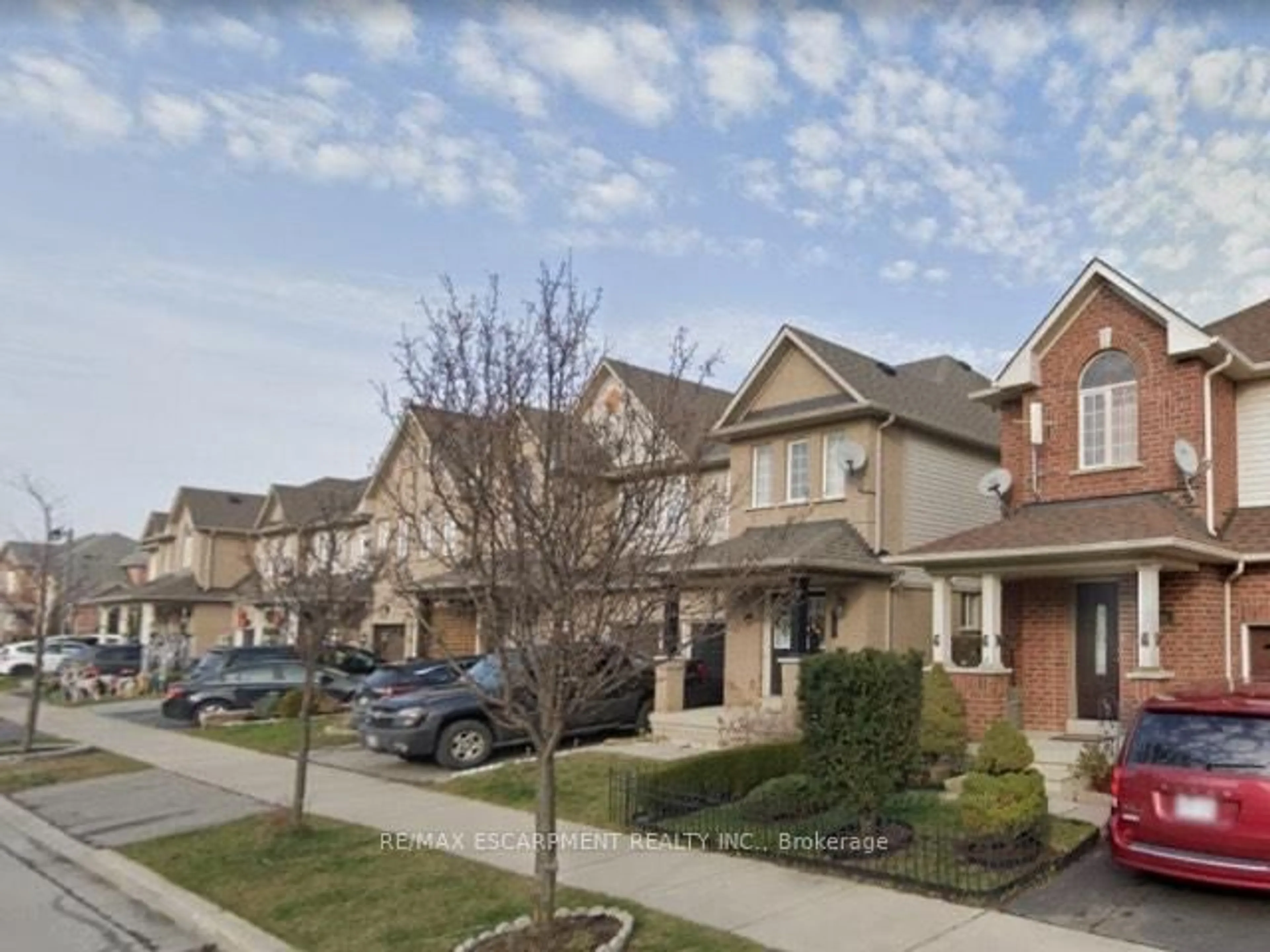 A pic from outside/outdoor area/front of a property/back of a property/a pic from drone, street for 162 Panton Tr, Milton Ontario L9T 6K2