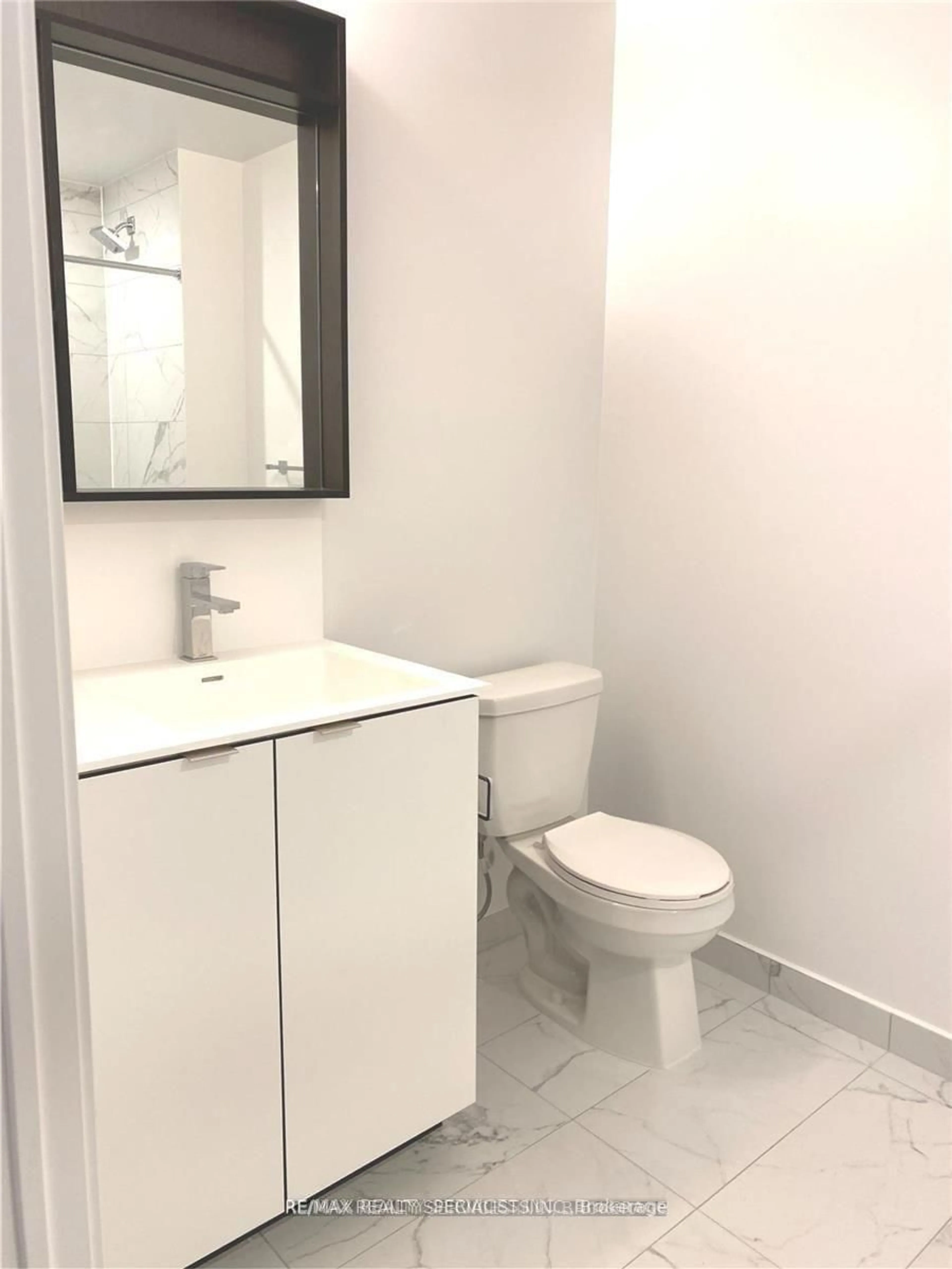 Standard bathroom, unknown for 4065 Confederation Pkwy #1511, Mississauga Ontario L5B 0L4