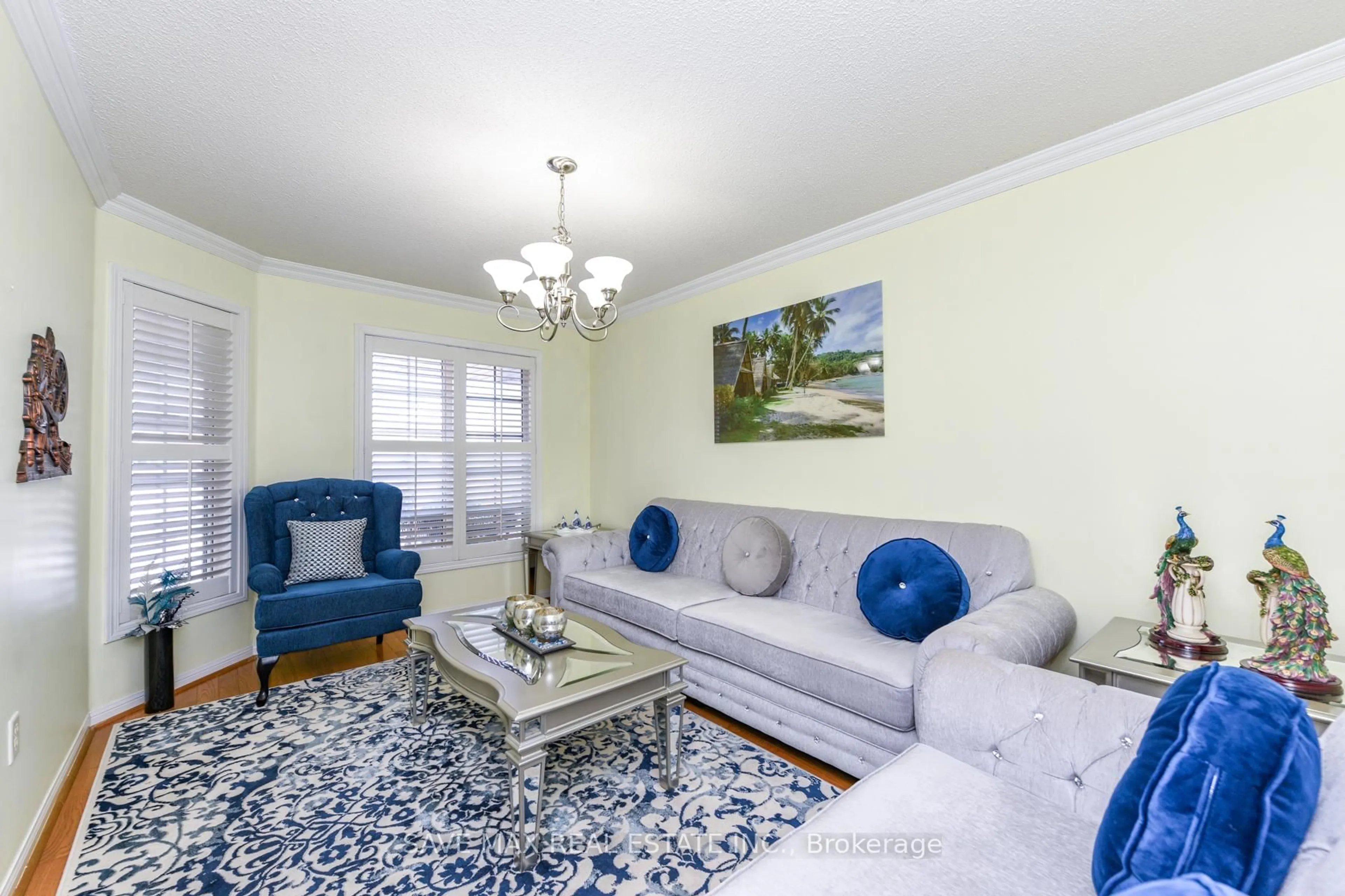 Living room with furniture, unknown for 186 Mountainberry Rd, Brampton Ontario L6R 2L2