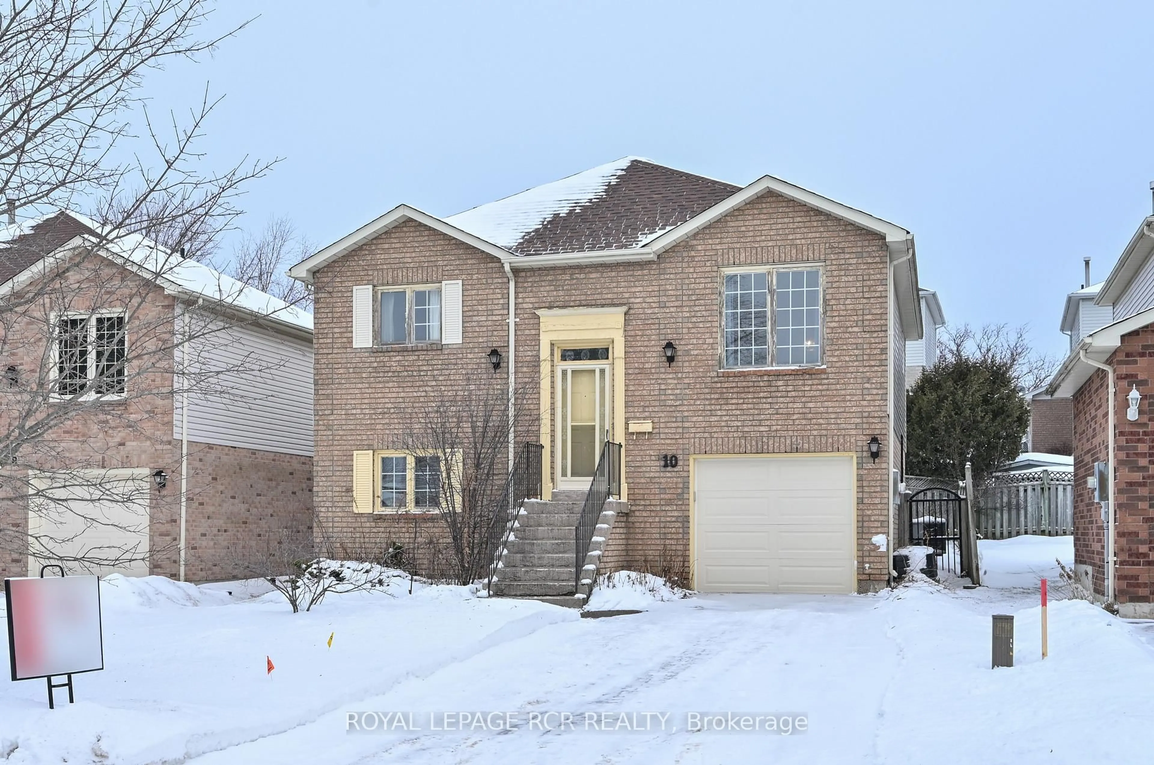 Home with brick exterior material, street for 10 Lawton Crt, Orangeville Ontario L9W 4X4