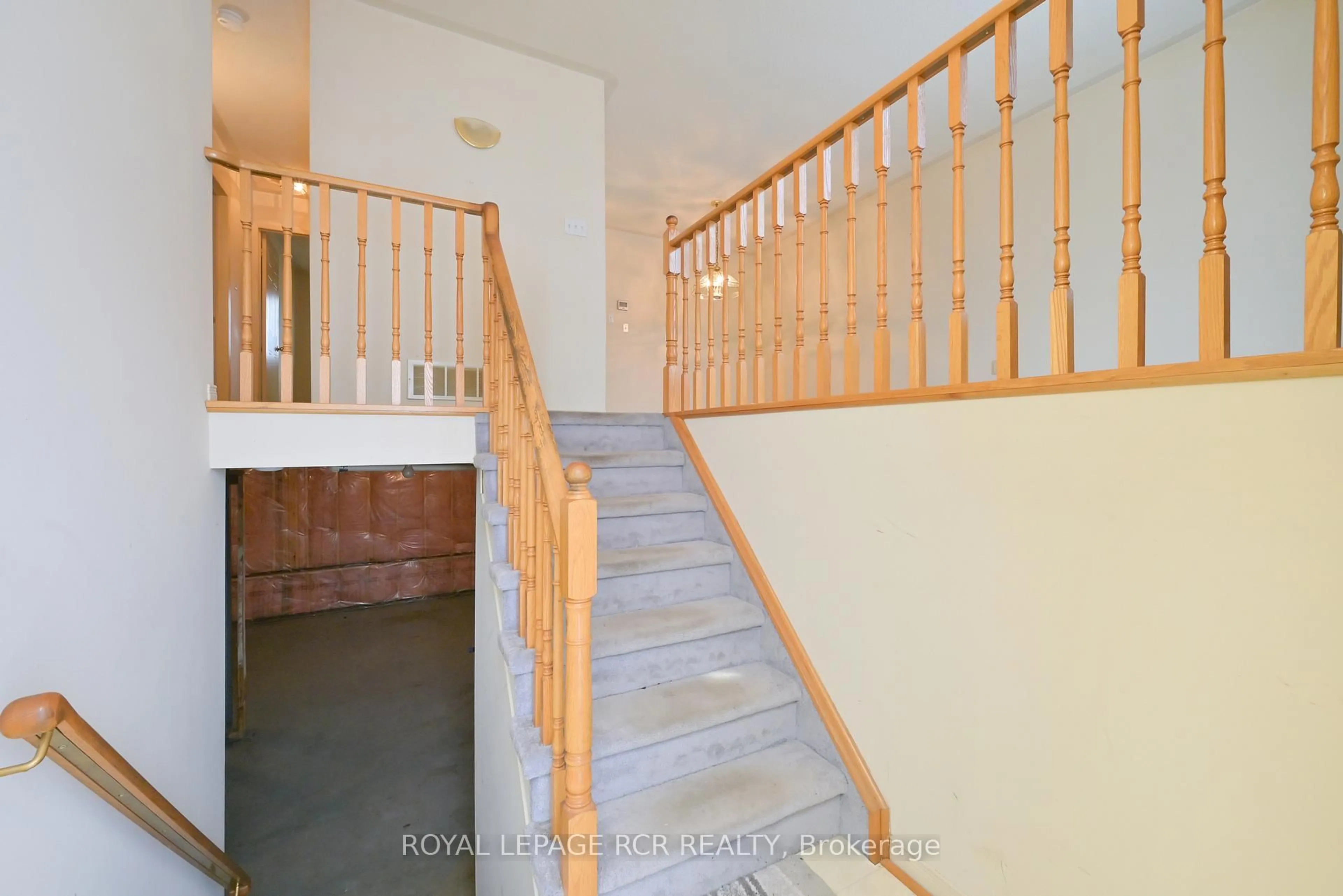 Unknown for 10 Lawton Crt, Orangeville Ontario L9W 4X4