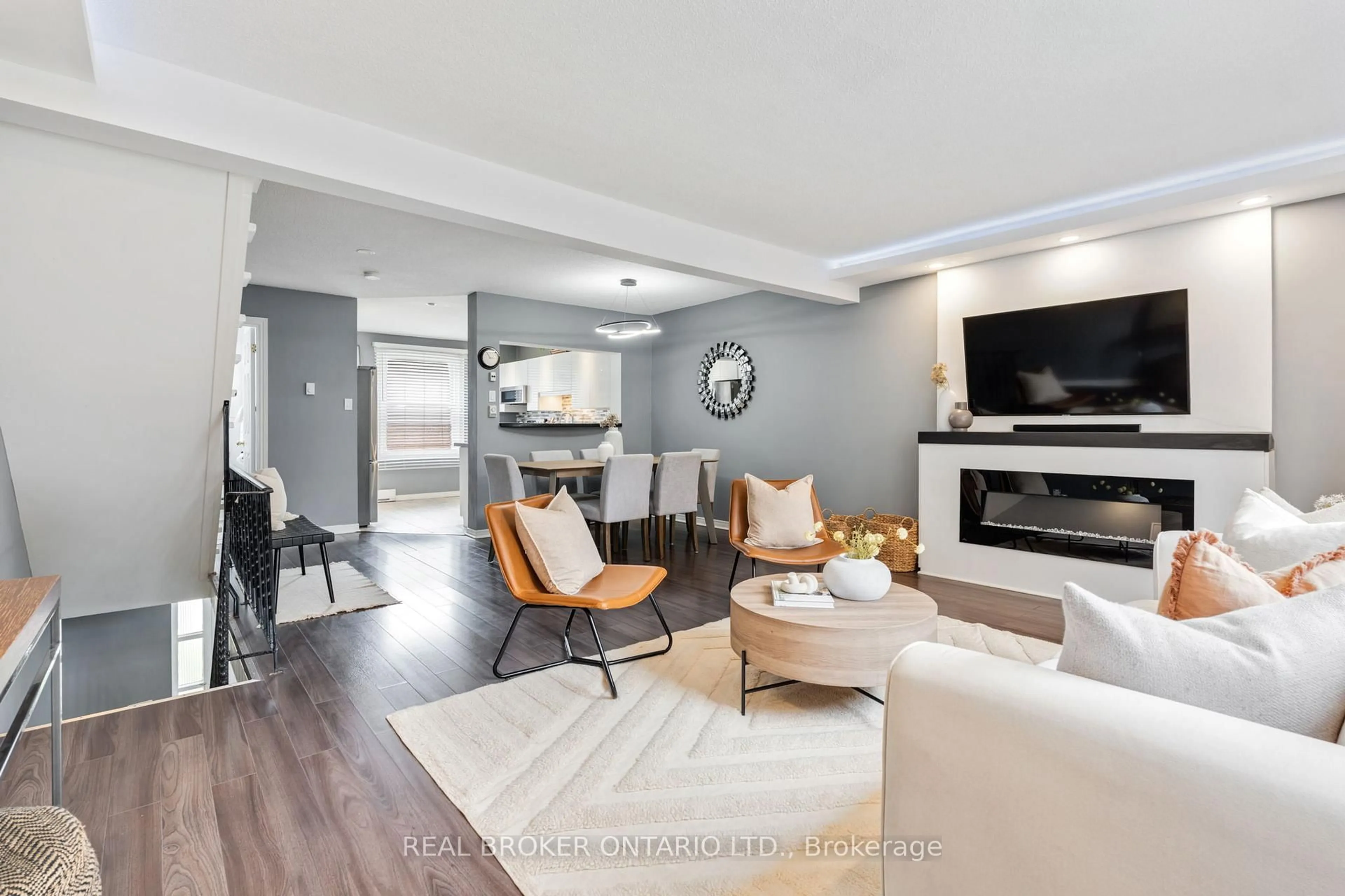 Living room with furniture, unknown for 2440 Bromsgrove Rd #70, Mississauga Ontario L5J 4J7