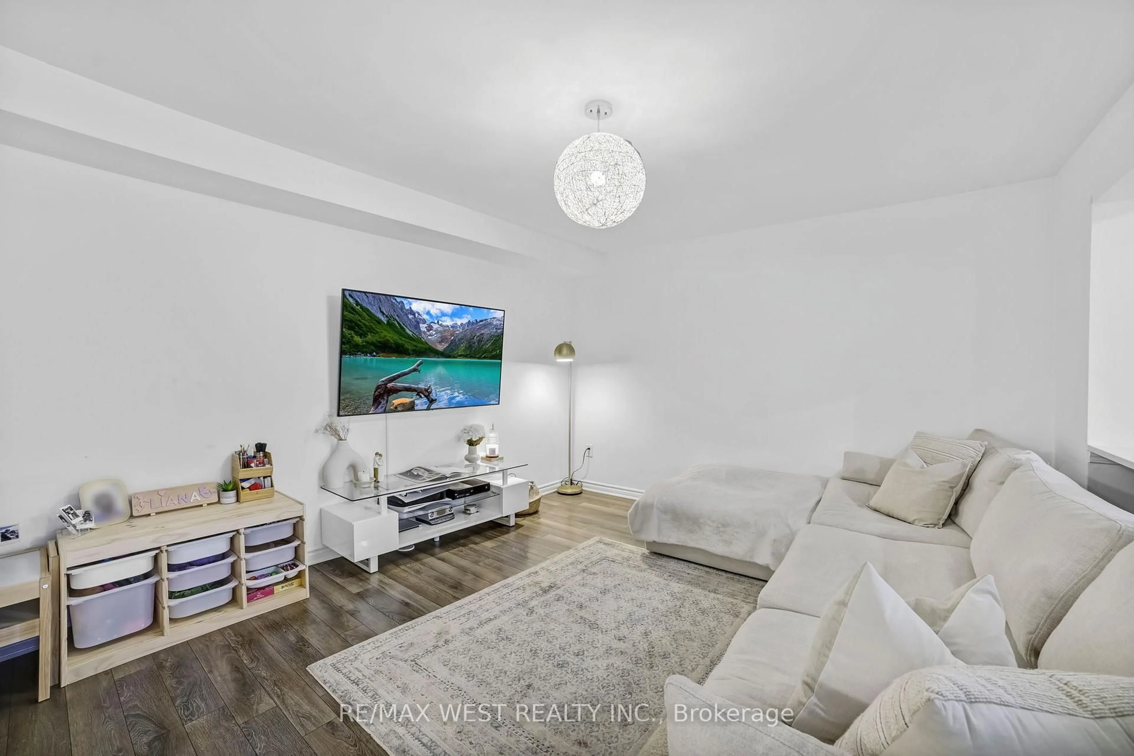 Living room with furniture, unknown for 266 Casson Pt, Milton Ontario L9E 0A1