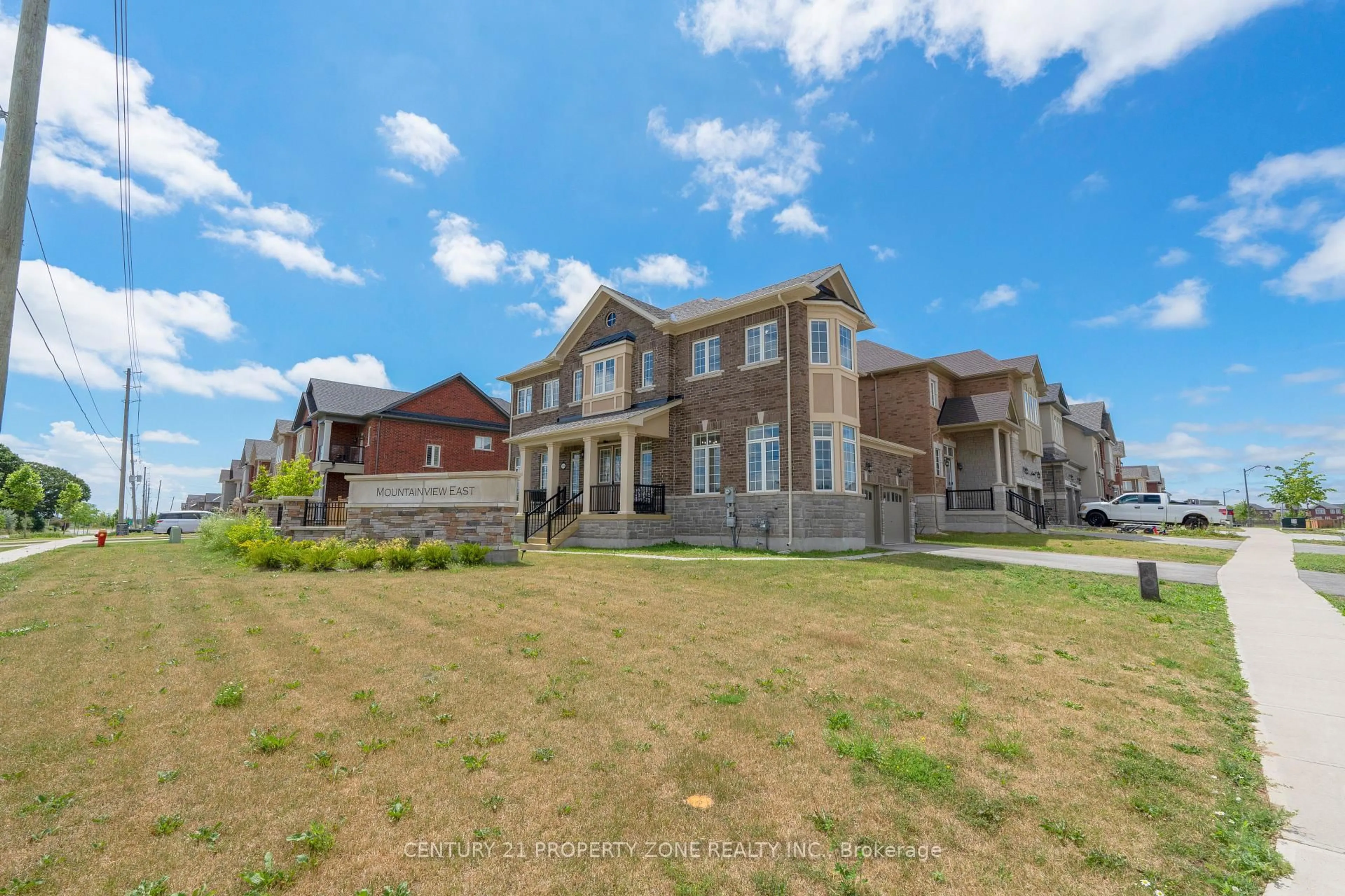 A pic from outside/outdoor area/front of a property/back of a property/a pic from drone, unknown for 10096 Tenth Line, Halton Hills Ontario L7G 4S7